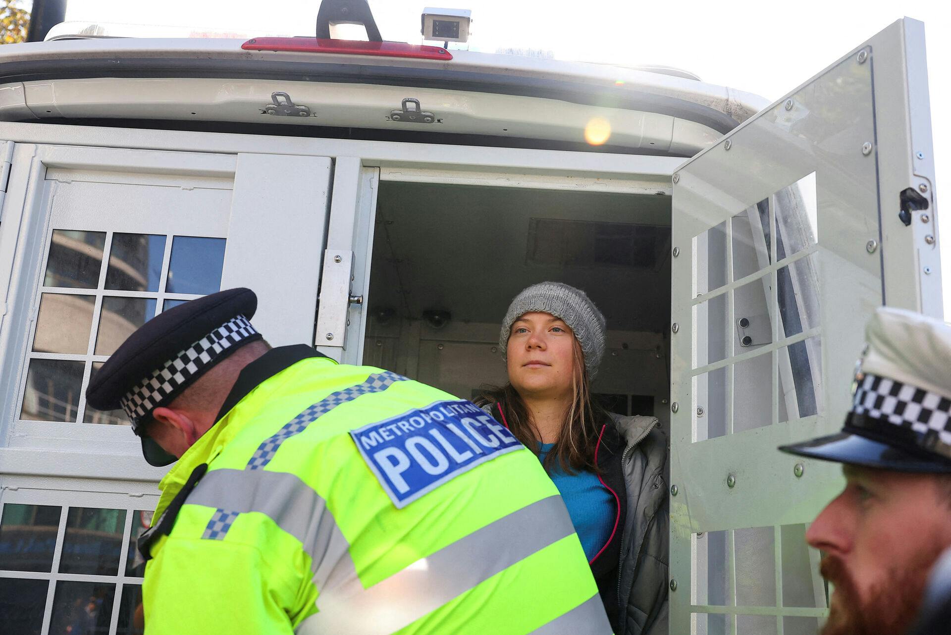 Den svenske aktivist Greta Thunberg er vant til håndjern og voldsomme anholdelser. Men hendes seneste mission kan ende langt værre for hende.