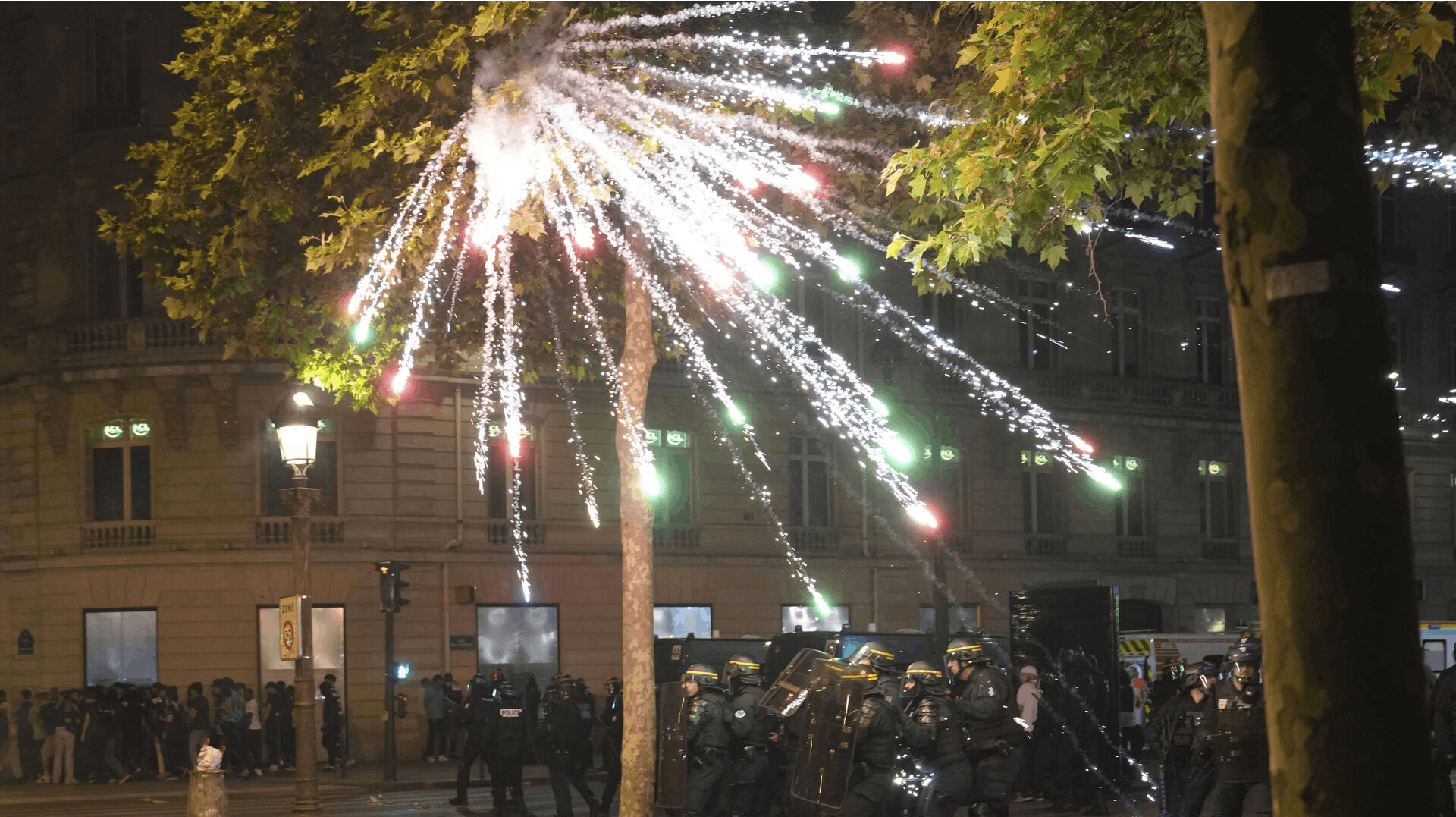 Det endte tragisk, da sejren blev fejret i Paris.