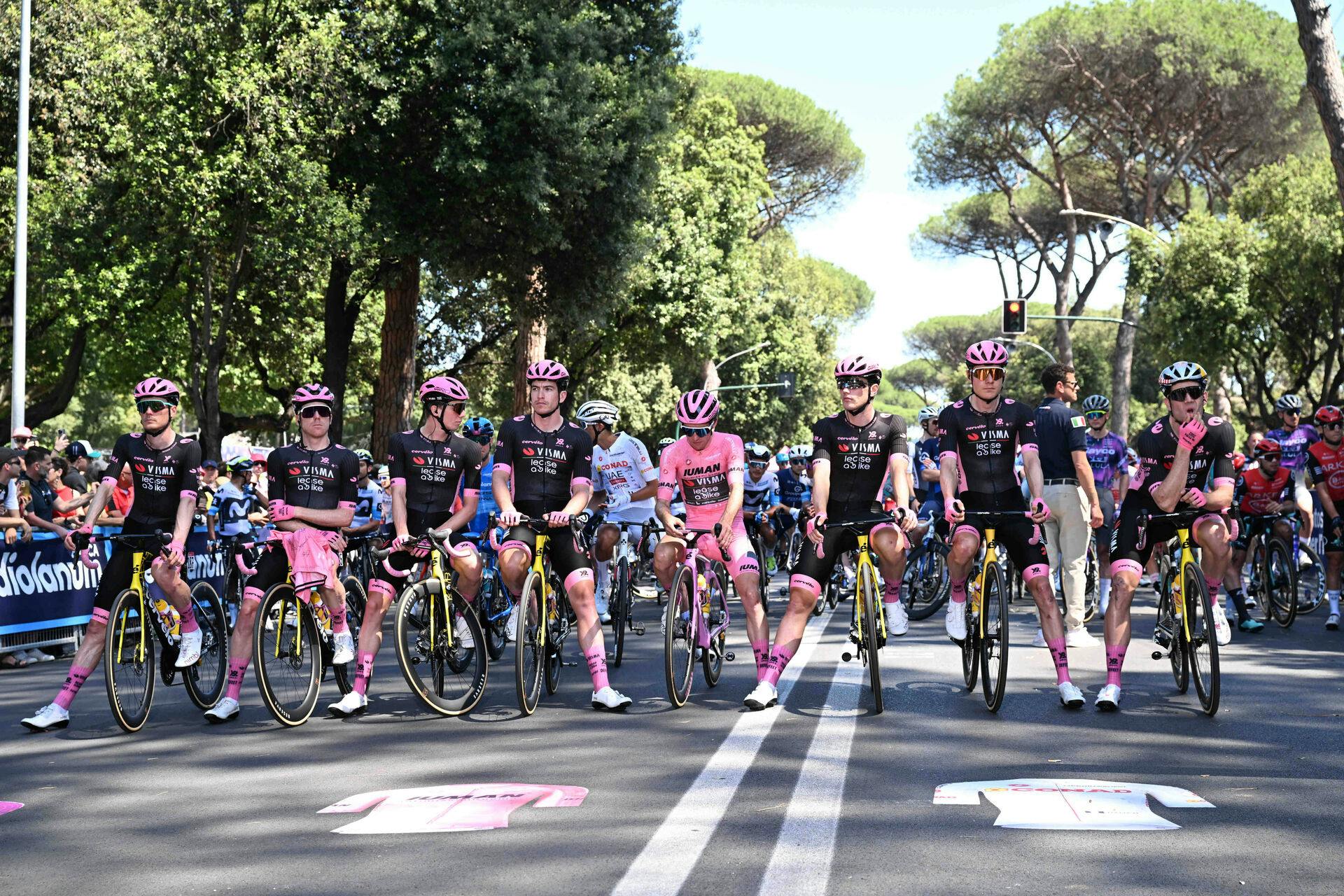 Rørende scener fra 21. etape ved Giro d´Italia hvor Daisy Gesink blev mindet.