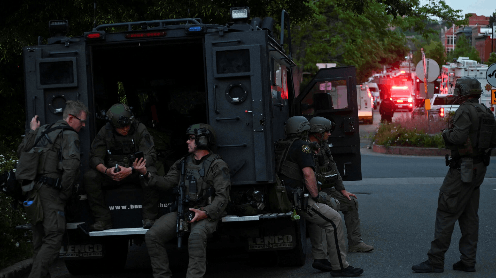 Policemen gather near the scene of an attack that injured multiple people, in Boulder, Colorado, U.S. June 1, 2025. REUTERS/Mark Makela
