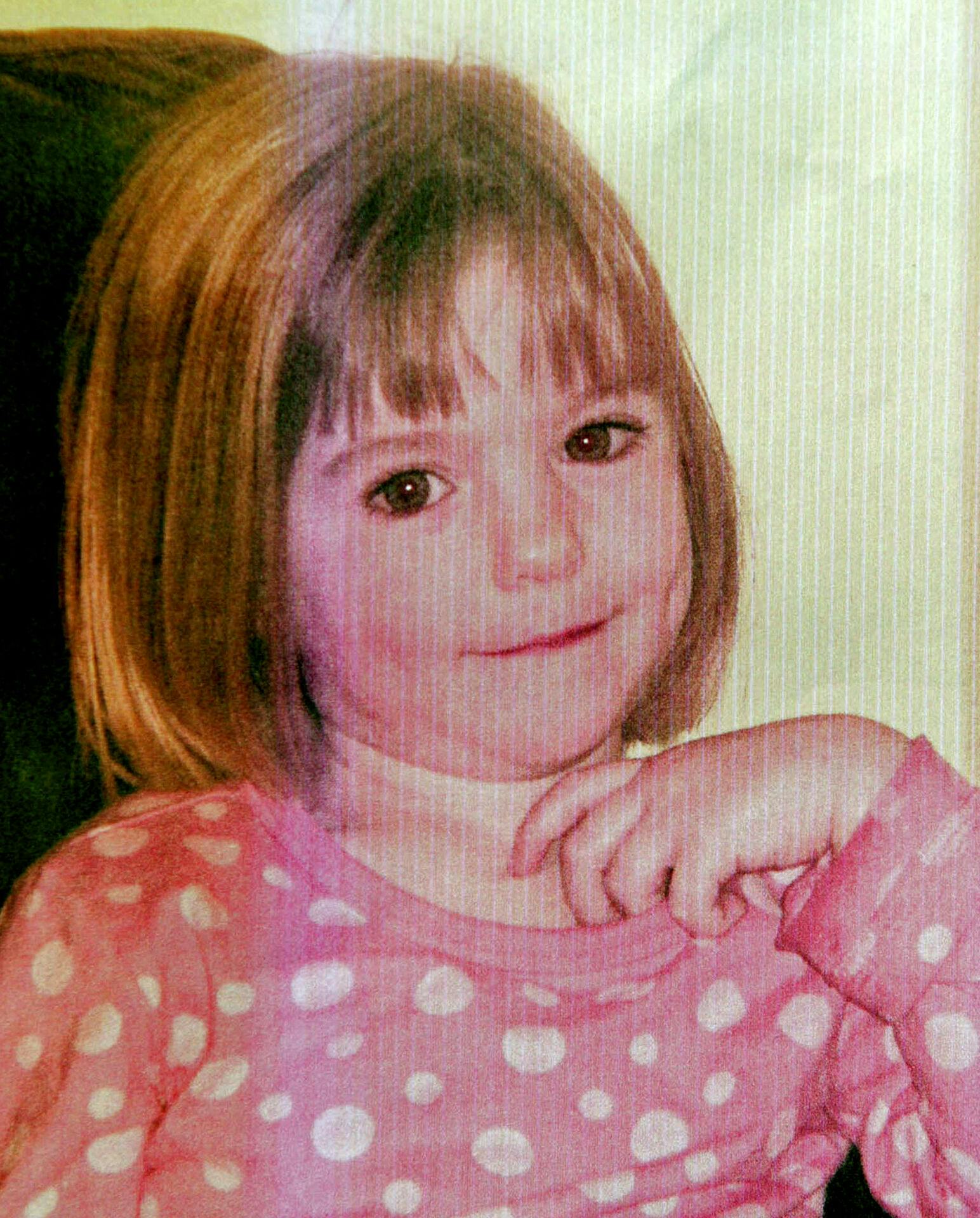Maddie var tre år gammel, da hun 3. maj 2007 forsvandt fra familiens ferielejlighed i Praia da Luz. Forældrene spiste på en nærliggende tapasrestaurant, da datteren forsvandt fra sit værelse.