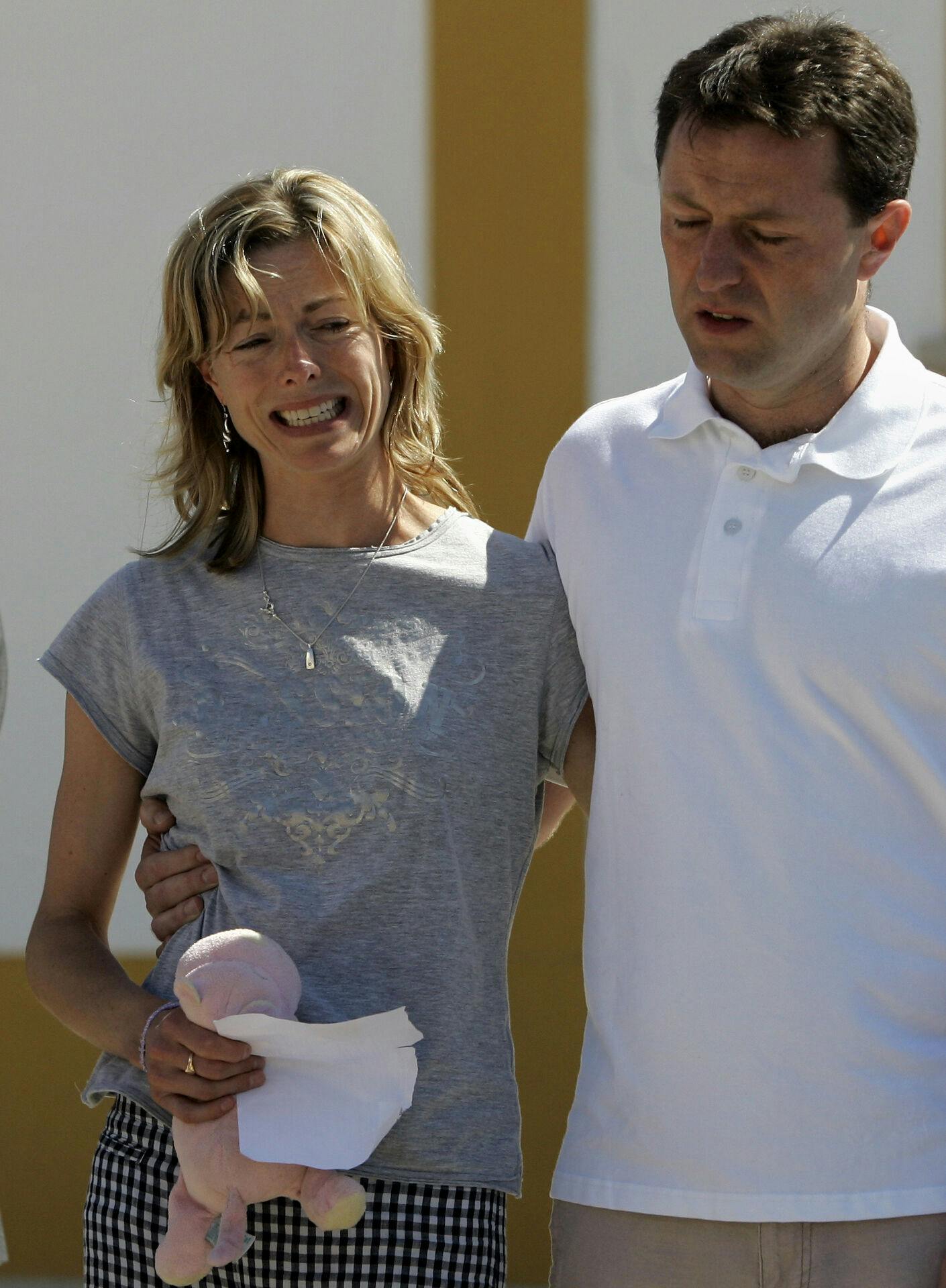 Kate og Gerry McCann fotograferet få dage efter, at deres datter blev meldt savnet.
