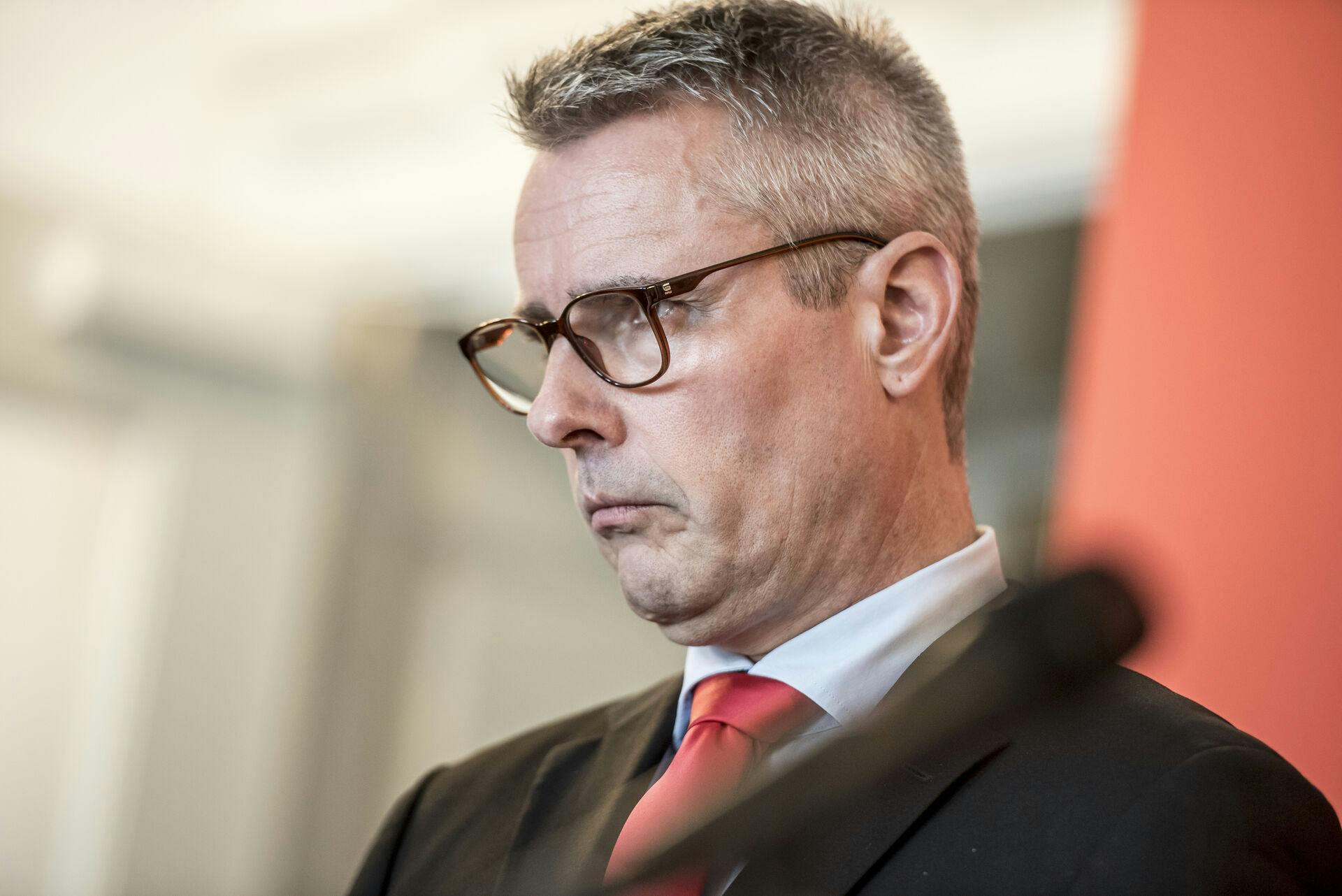 Henrik Sass Larsen vil frifindes. 