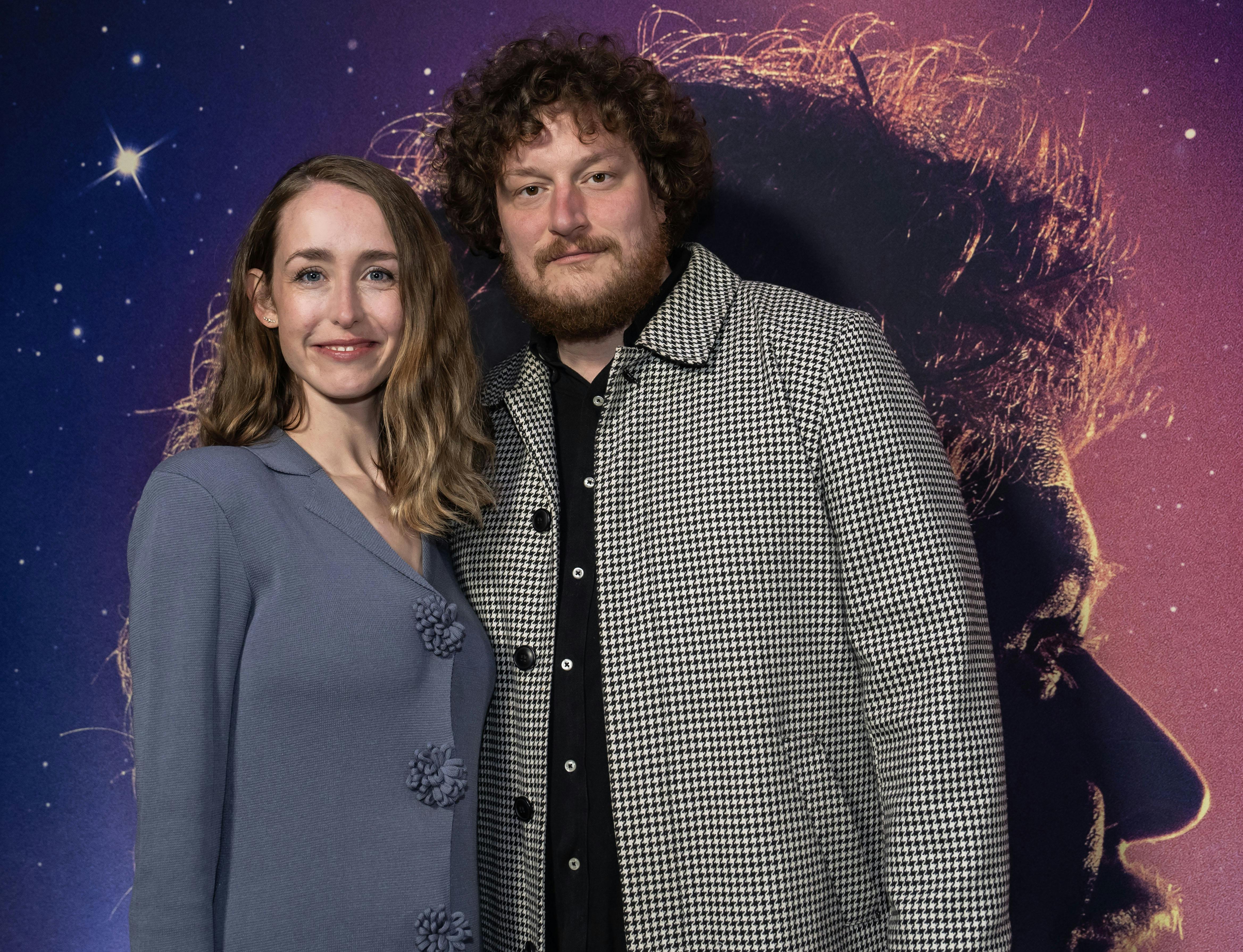 Snart står den endelig på kærlighedsfest for skuespillerparret Sarah Juel Werner og Ari Alexander.