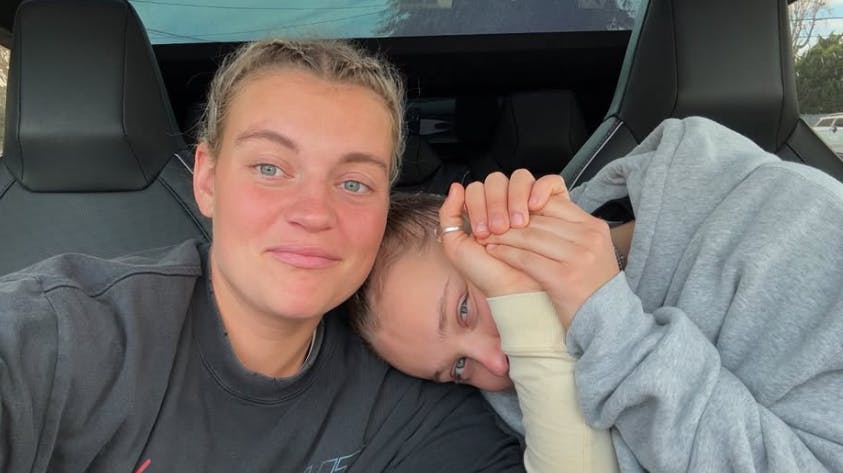 Kath Ebbs er alt andet end tilfreds med de kommentarer som hun modtager, efter JoJo Siwa valgte at bryde forlovelsen og derefter finde sammen med Chris Hughes.