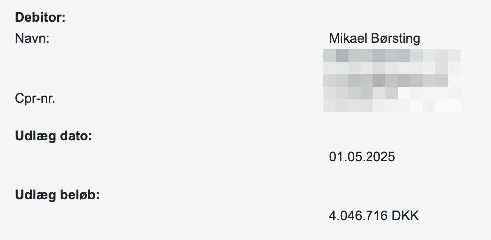 Sådan ser det ud i Tinglysningen, hvor Skat forsøger at sikre pengene, inden lejligheden eventuelt bliver solgt.