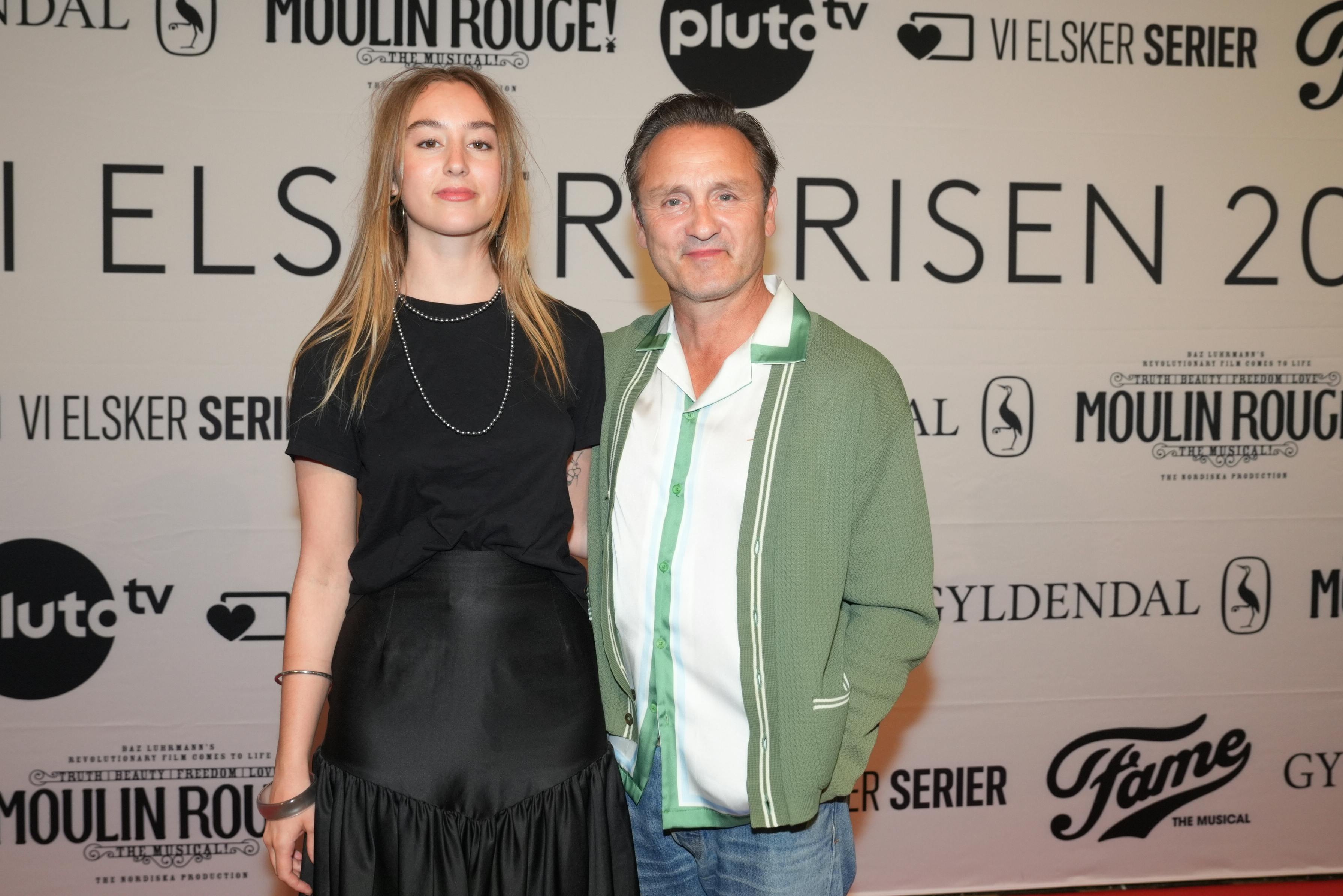 Lars Ranthe har datteren Rigmor med til prisuddeling.