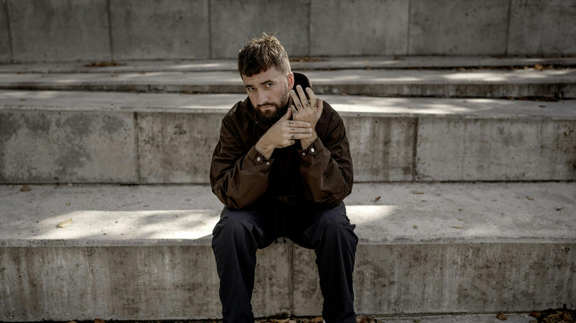 - Der hvor grænsen går for mig, det er, at jeg bliver anklaget for at være pædofil, siger instruktør Jonas Risvig.