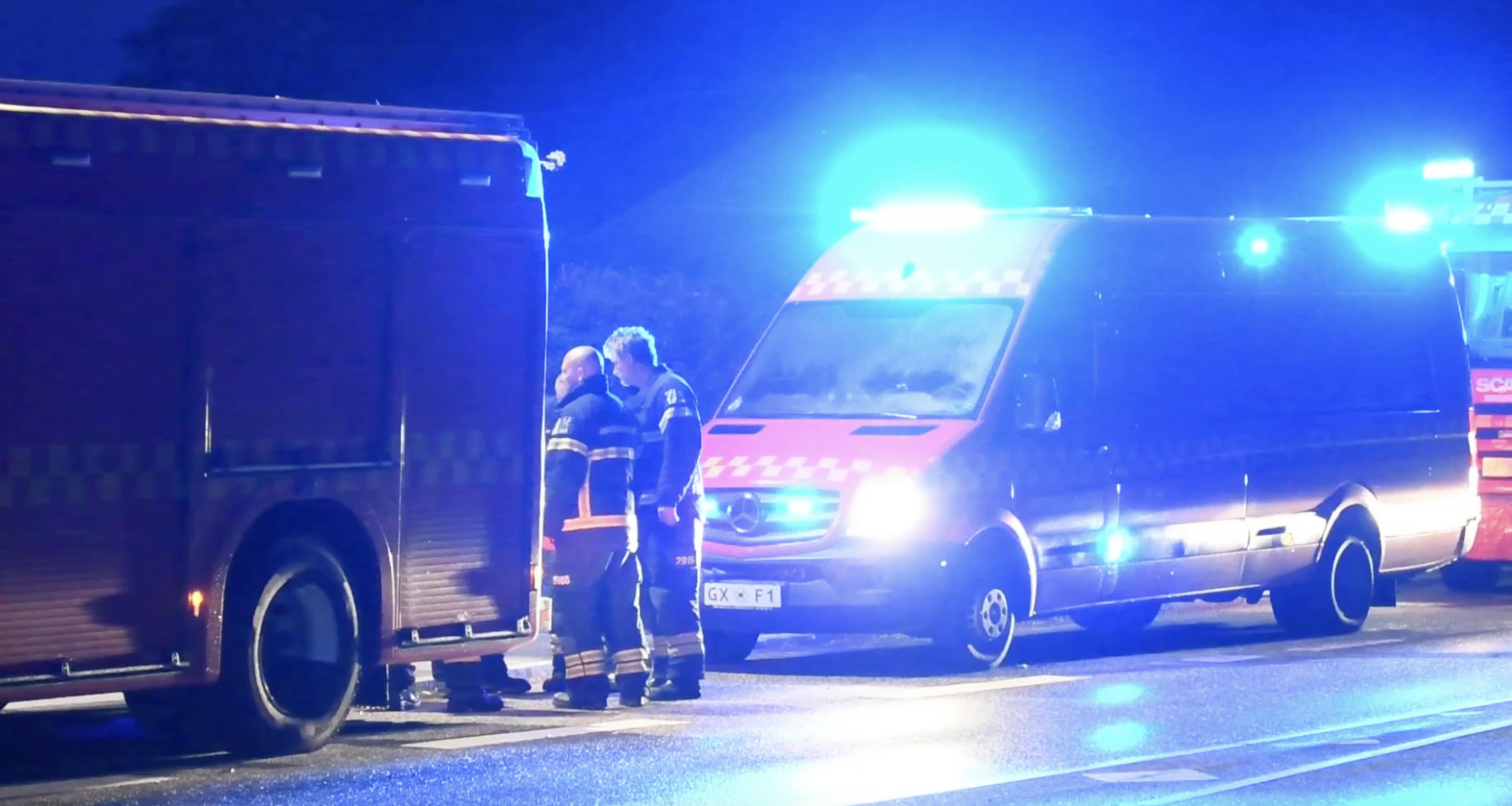Redningspersonale har hele natten assisteret politiet i deres efterforskning.