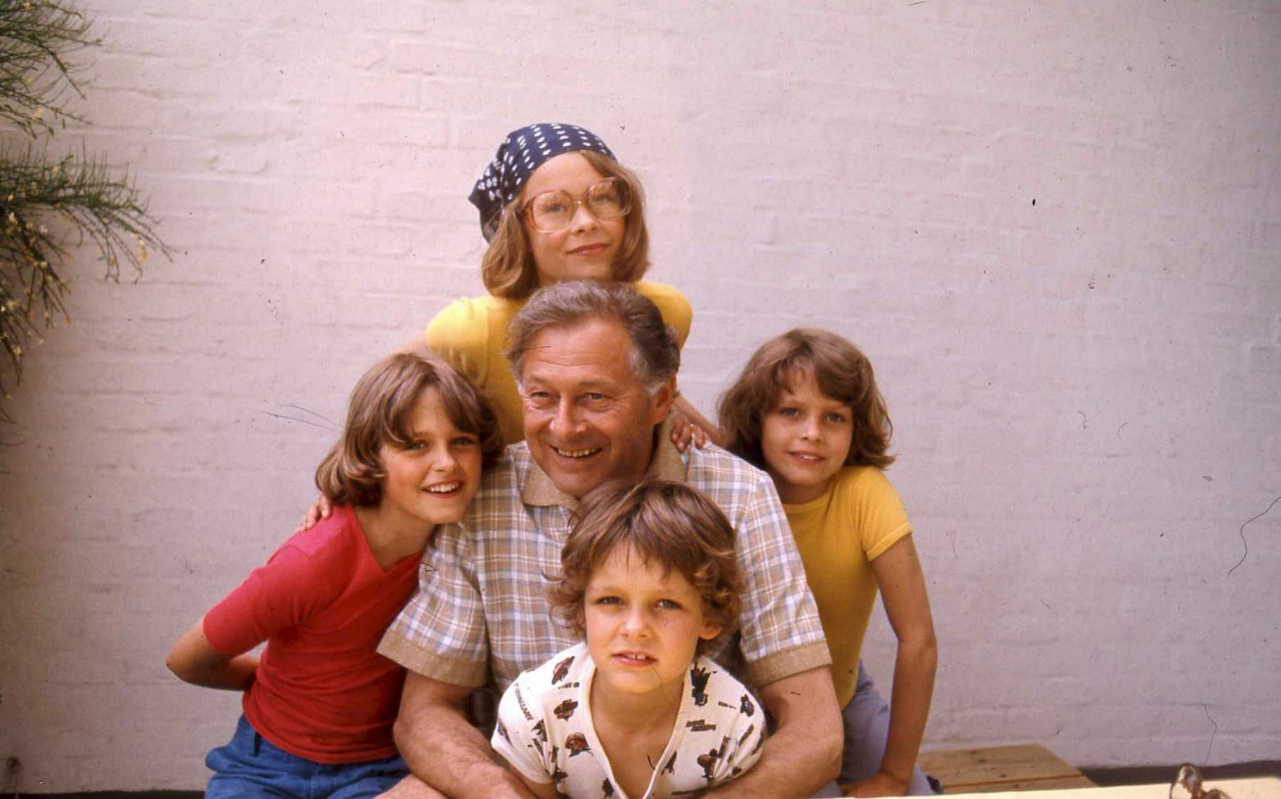 Poul Reichhardt blev alene med sine børn Caroline, Henriette, Frederikke og Peter, da de stadig var små.