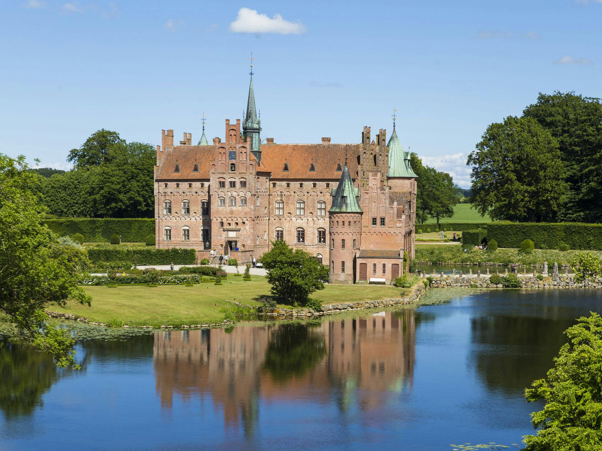Bestseller-festen løber af stablen på Egeskov Slot.
