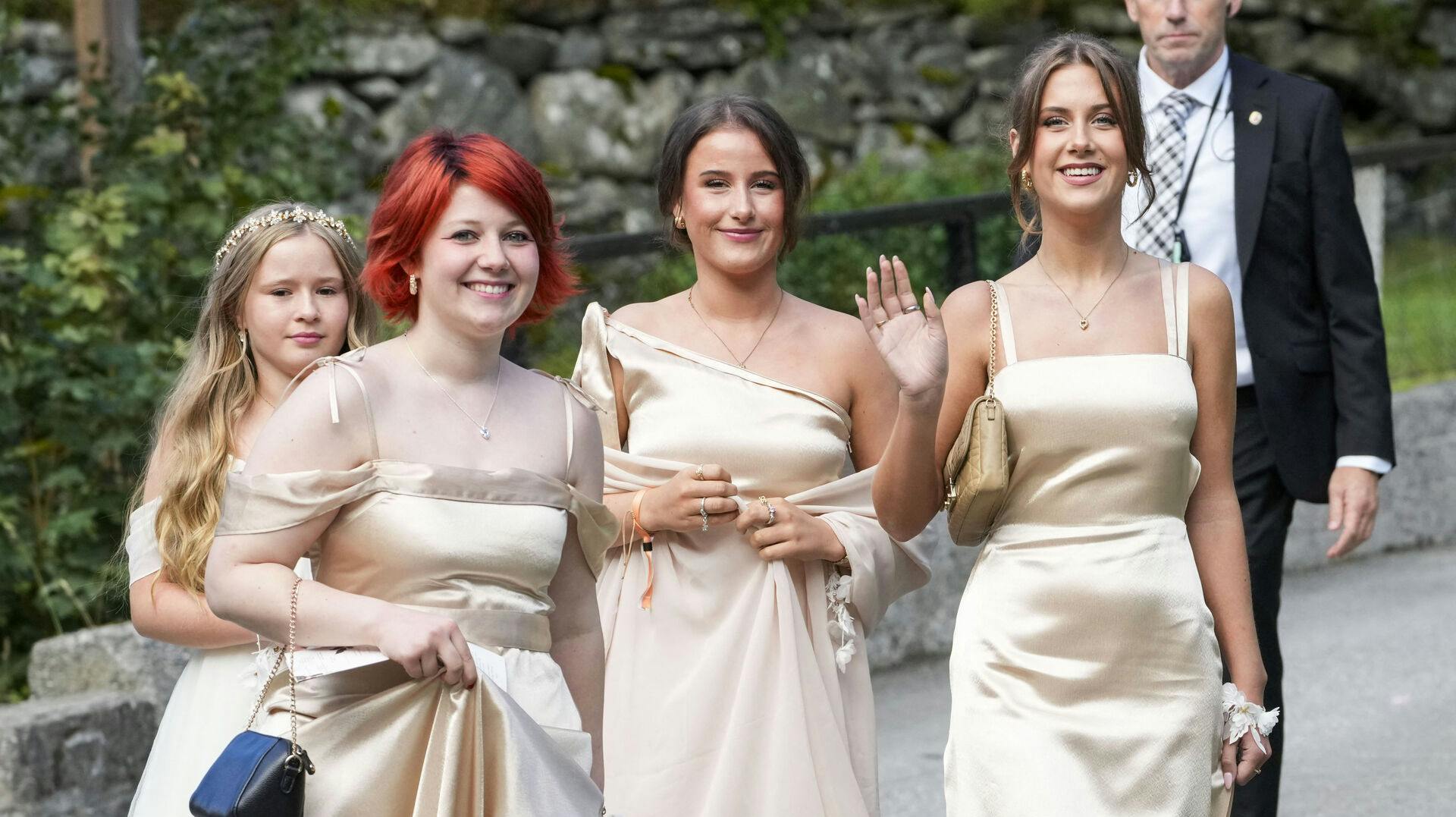 Prinsesse Märtha Louises datter Leah Isadora Behn (yderst til højre) skal være med i den femte sæson af "Forræder Norge". Det afslører norsk TV 2.