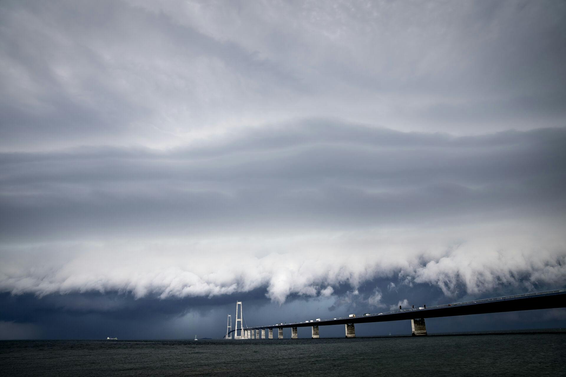 Himlen har været mørk over det meste af Danmark i dag.