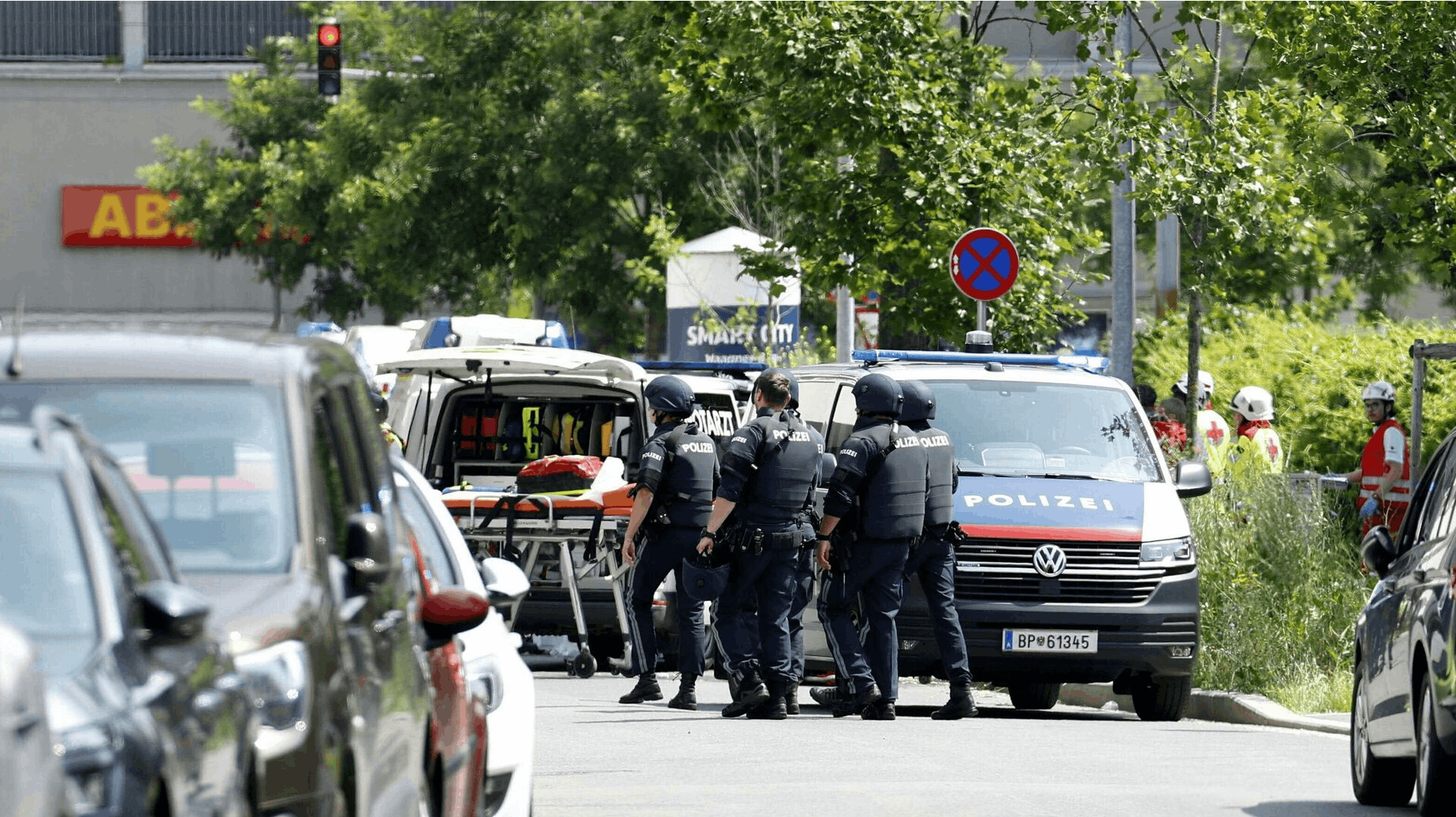 Dødstallet startede på fem og er nu oppe på ni.