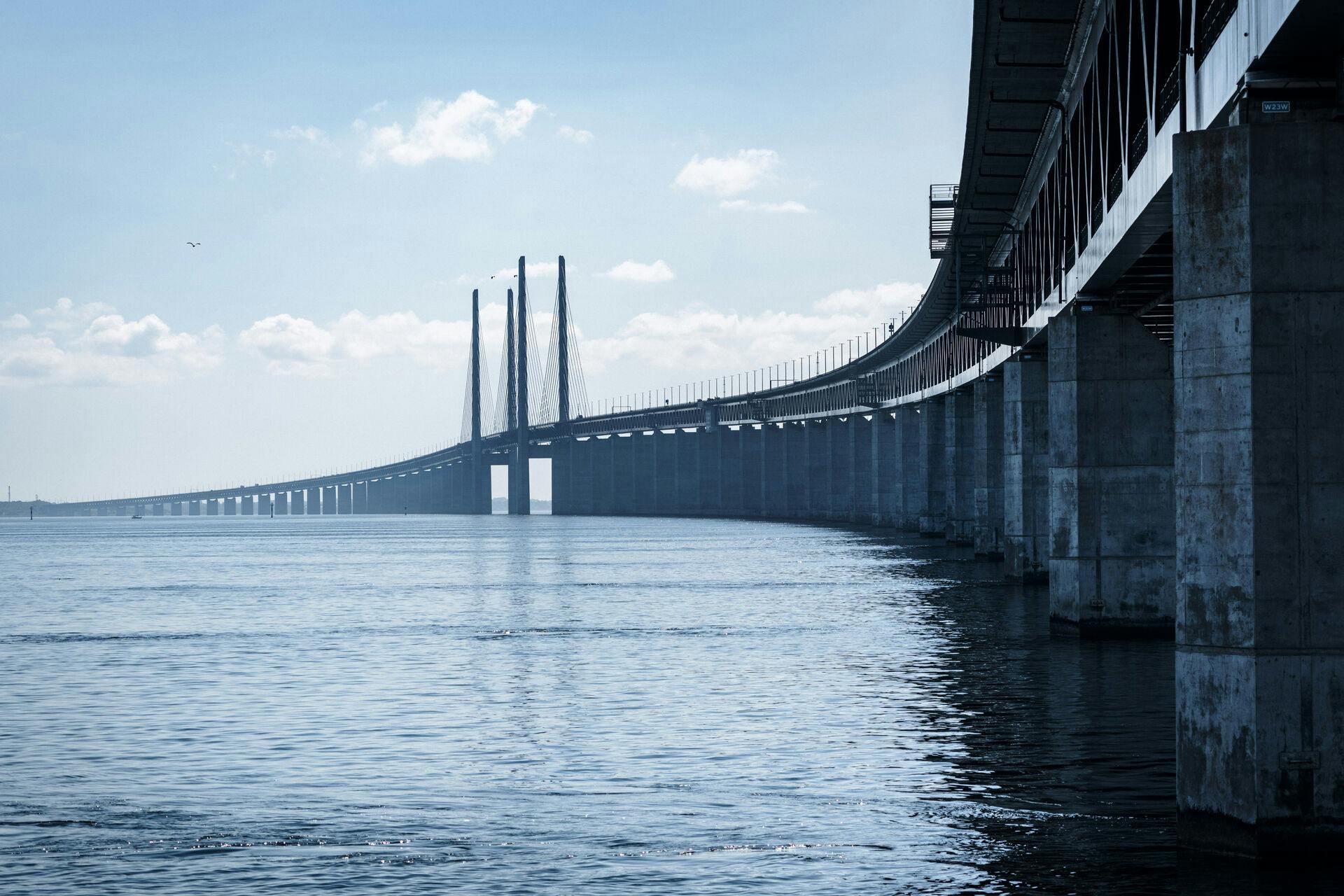 Øresundsbroen er onsdag aften spærret i retning mod Danmark.