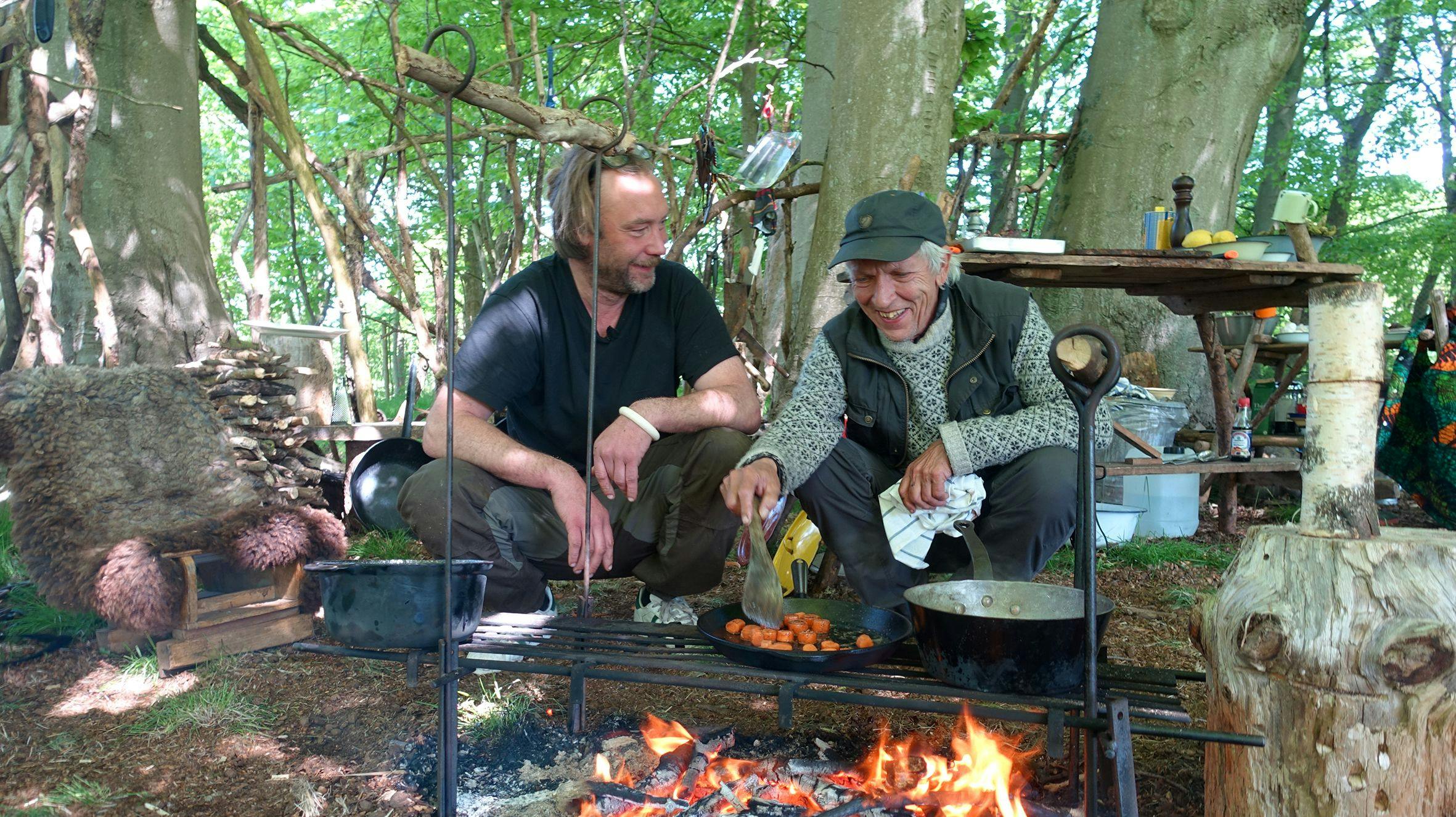 Jørgen Skouboe og Nikolaj Kirk har underholdt danskerne med foreløbigt 15 sæsoner af "Nak & Æd". I 2025 løber sidste sæson med parret over skærmen - nu søger DR i hvert fald nye deltagere.
