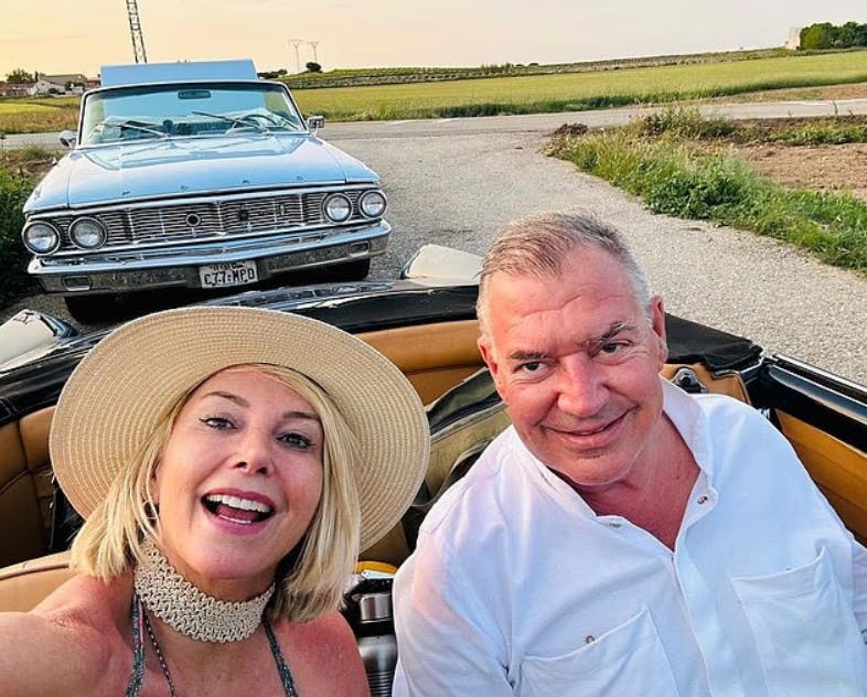 Den britiske multimillionær Tarik Wildman blev forleden fundet død i et af Spaniens mest eksklusive boligområder. Det er fortsat en gåde, hvorfor den 65-årige mand er død