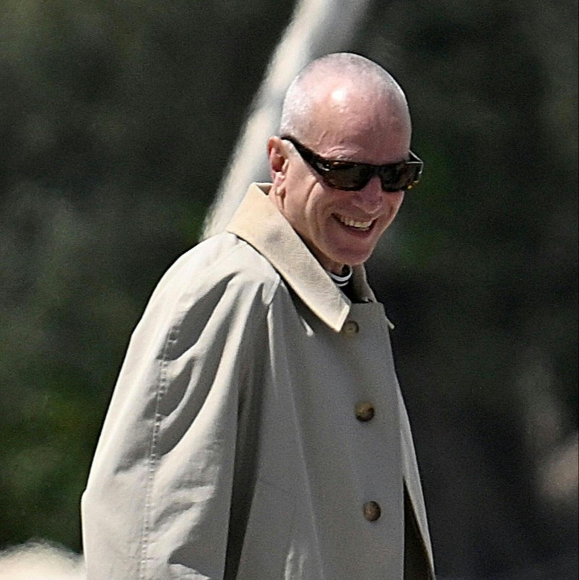 EXCLUSIVE: Rare Sighting: Reclusive actor Daniel Day-7 Taiwan Rights, South Korea Rights, New Zealand Rights, United Kingdom Rights, South Africa Rights, Israel Rights, Thailand Rights, Qatar Rights