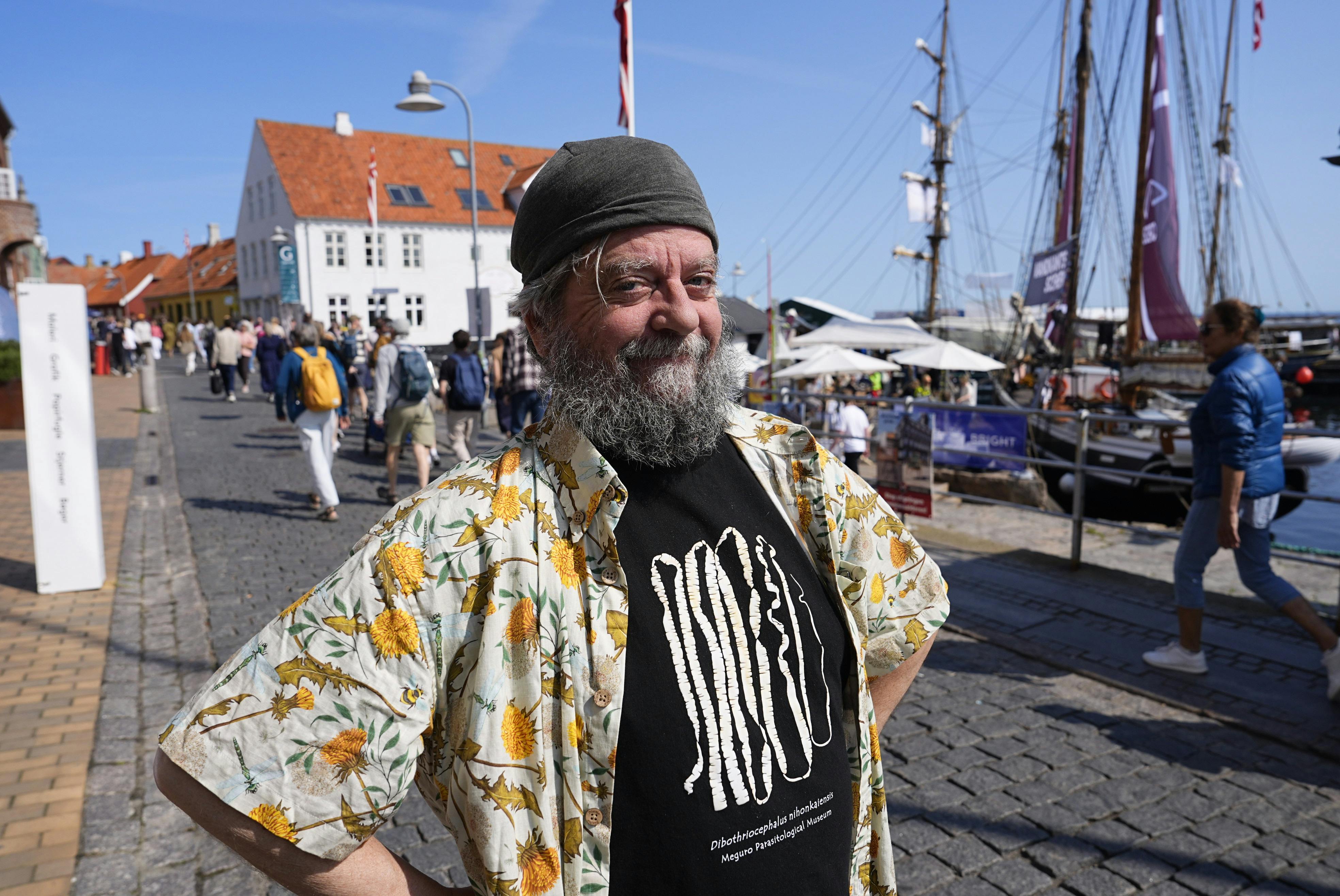 Anders Lund Madsen i strålende humør.