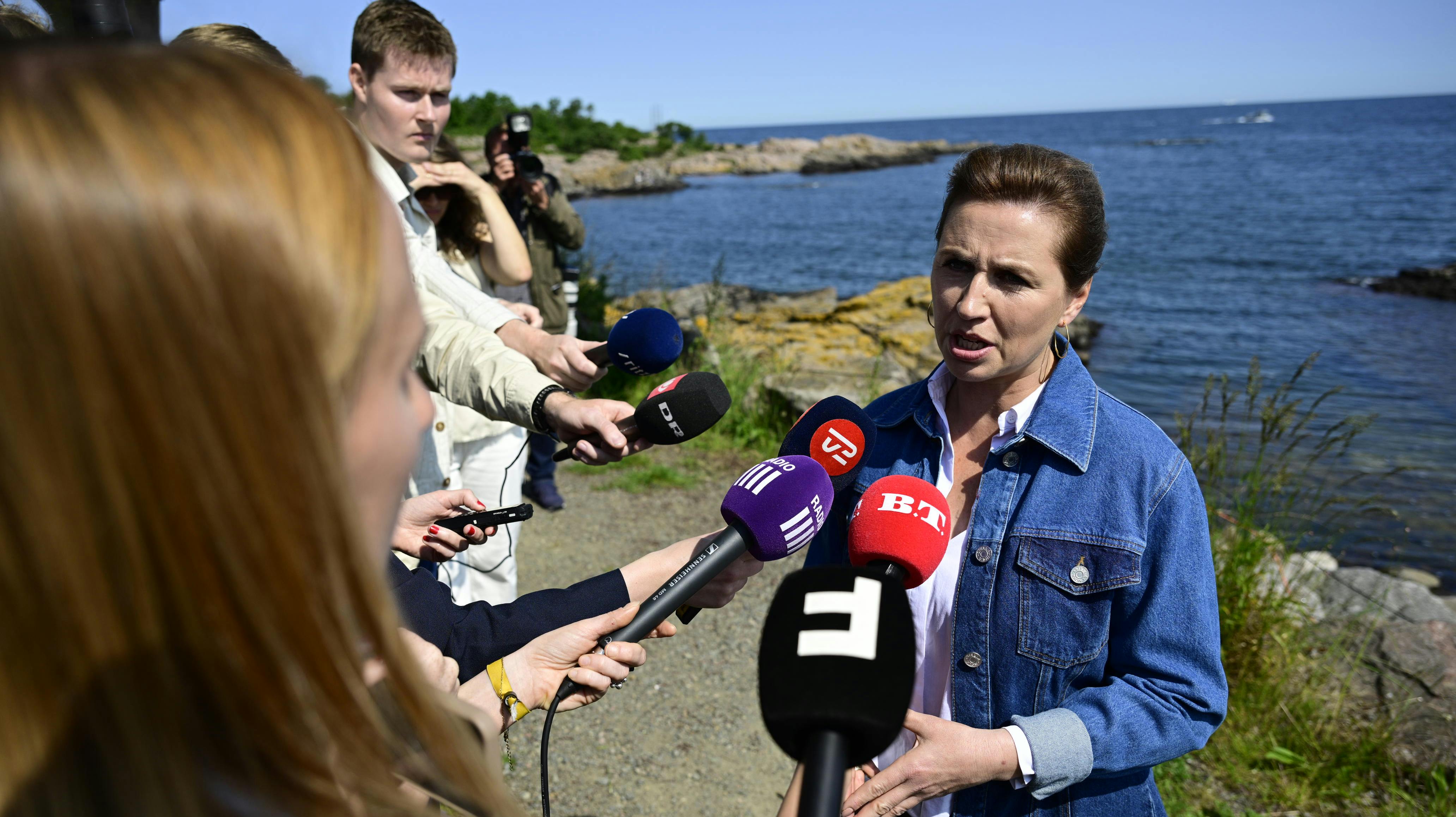 Mette Frederiksen bekræfter, at Socialdemokratiet har ønsket at skille sig af med Henrik Sass Larsen.