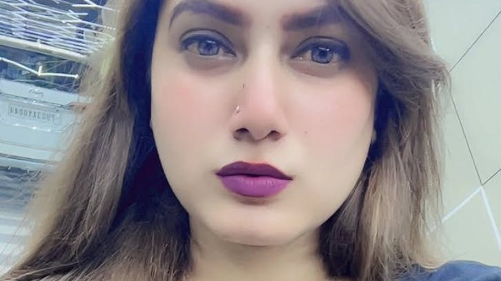 Kamal Kaur Bhabhi var en populær influencer i Indien - hun provokerede angiveligt flere i det konservative land med sine opslag på de sociale medier.
