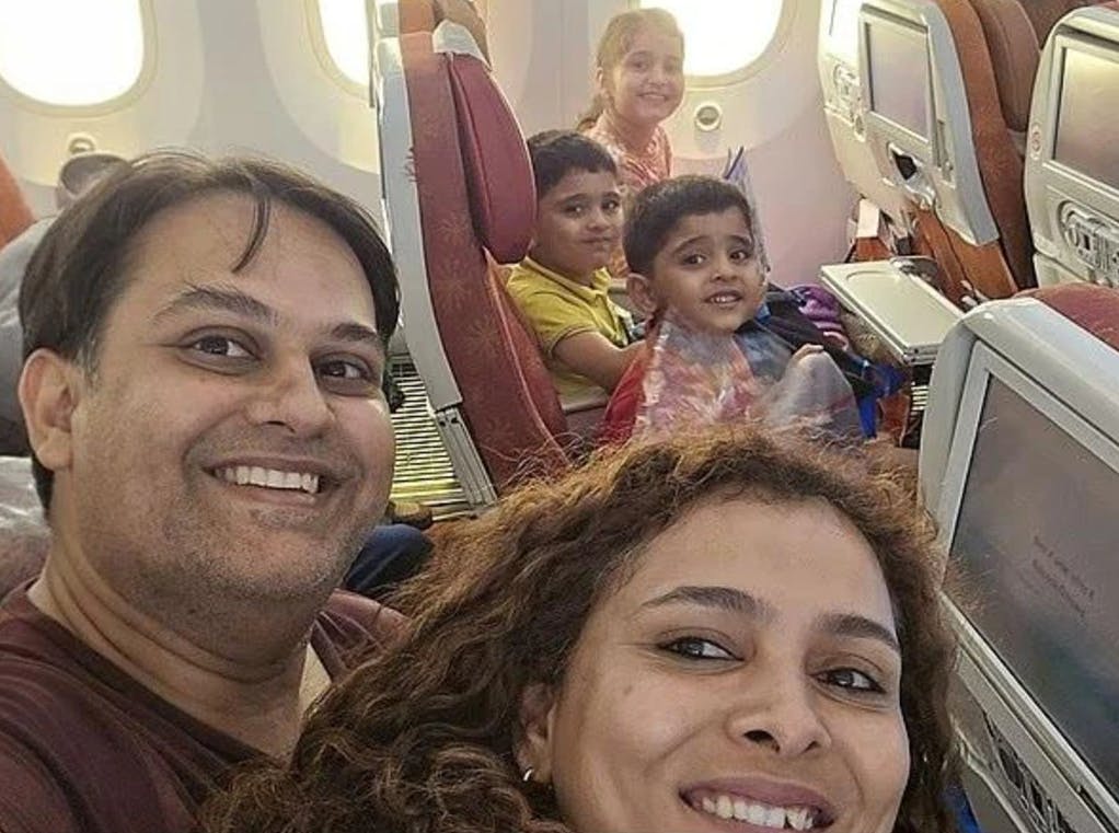 Et forældrepar og deres børn delte et sødt foto inde fra kabinen – kort før Air India-flyet styrtede ned og tog livet af dem alle