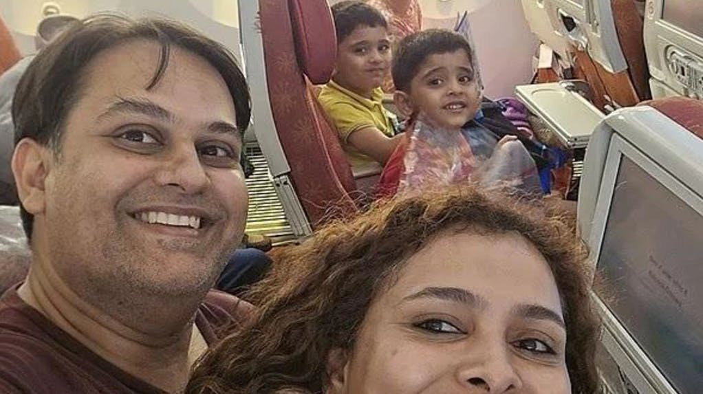 Et forældrepar og deres børn delte et sødt foto inde fra kabinen – kort før Air India-flyet styrtede ned og tog livet af dem alle