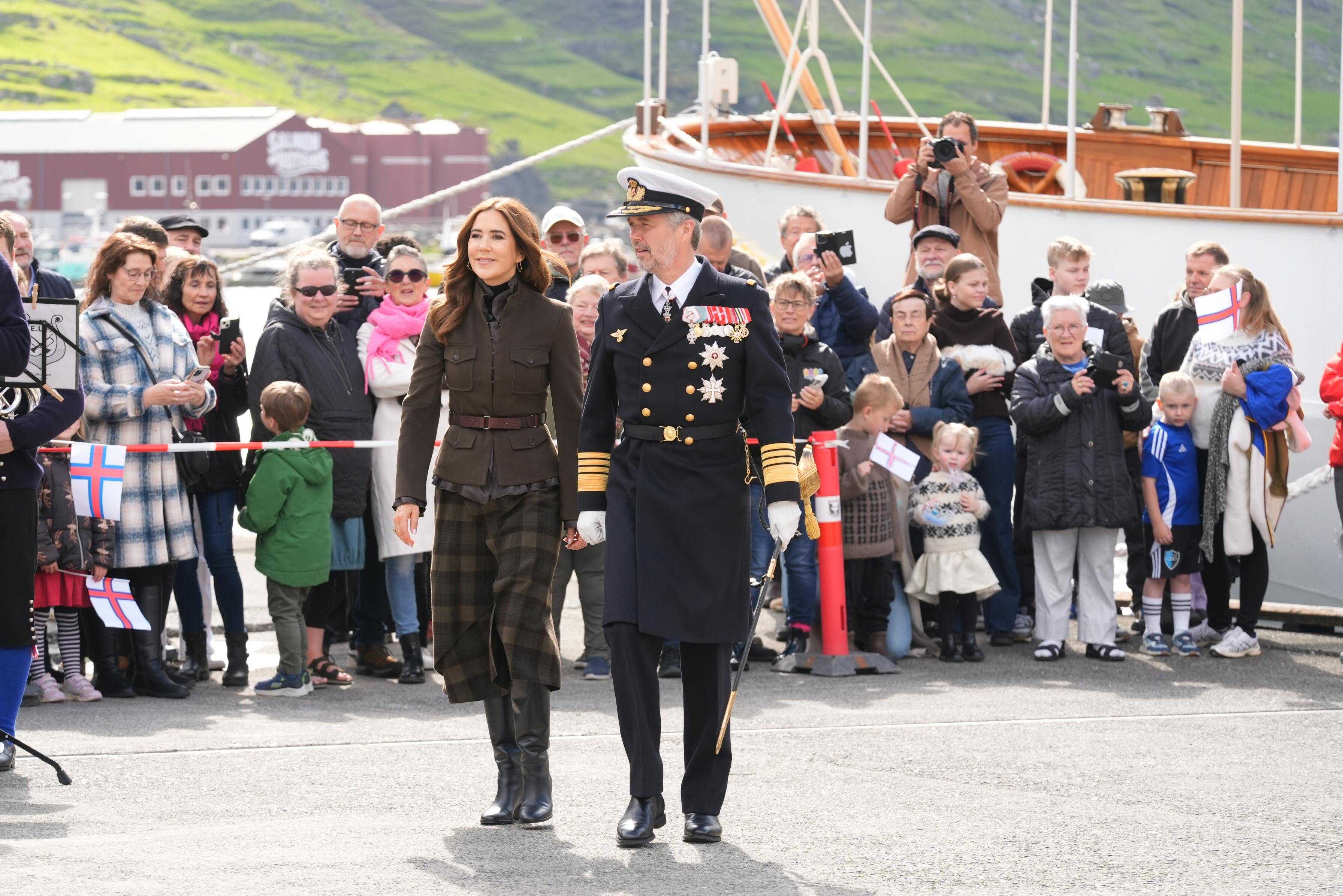 STRAX BILLEDEKong Frederik og dronning Mary _FaeroerneBilledet er ikke billedbehandletFOTO: Hanne Juul/ Aller Foto & Video
