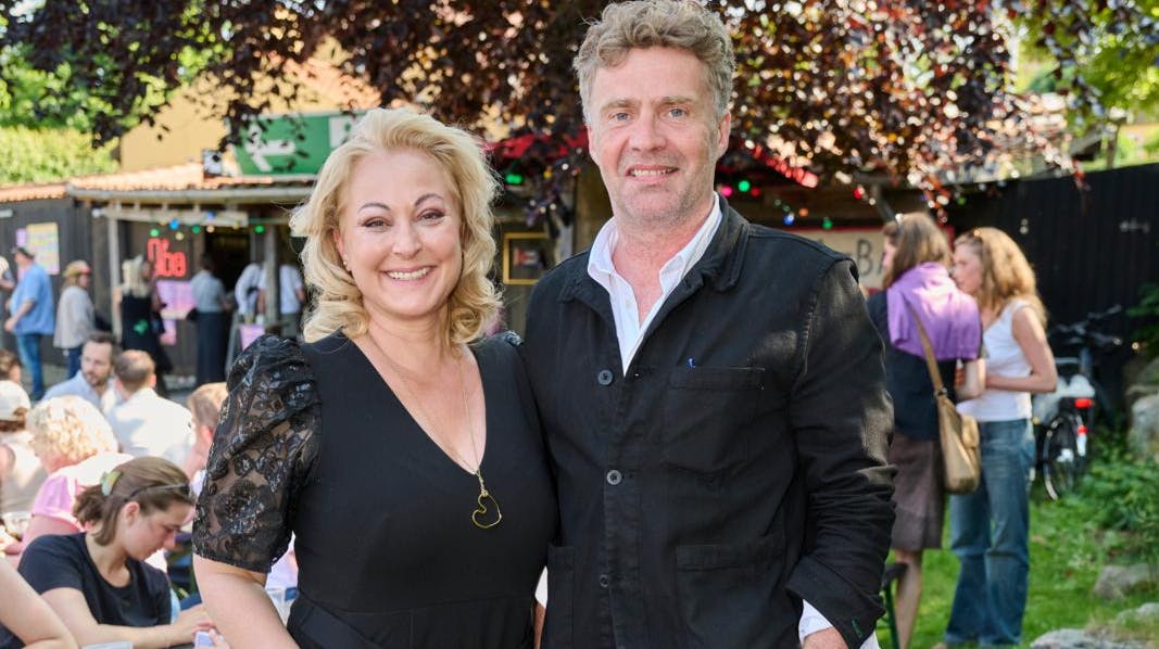 Stéphanie Surrugue og kæresten Lasse skal til Frankrig denne sommer.