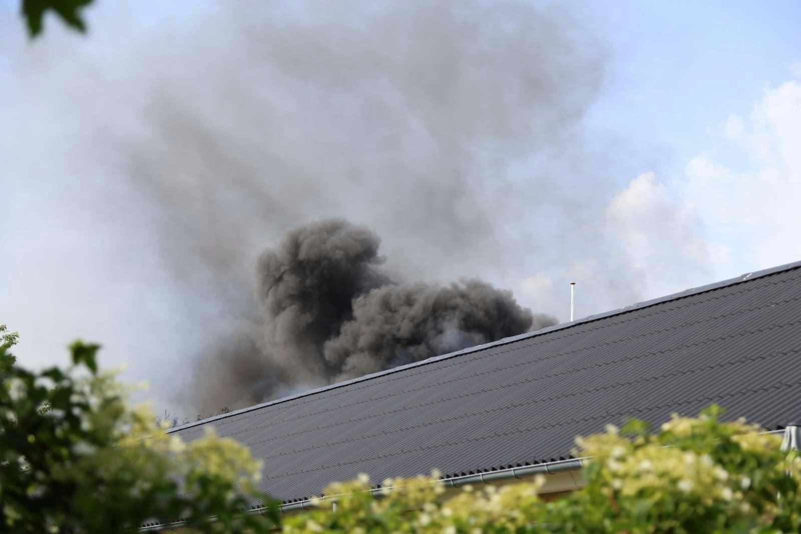 Et plejehjem i Suldrup i Himmerland blev lørdag evakueret på grund af brand, oplyser Nordjyllands Politi på X. Alle beboere blev hurtigt bragt i sikkerhed, og ingen kom noget til.