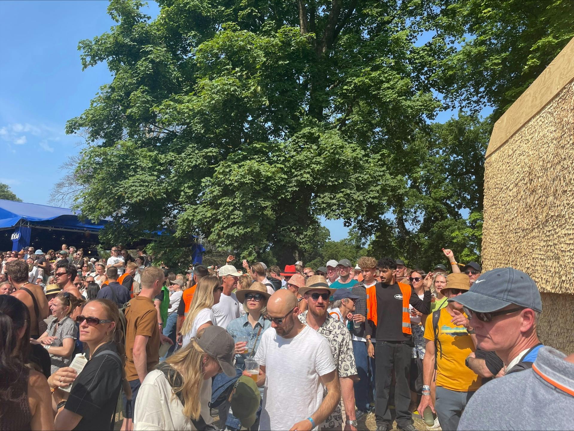 Her kan man se, at området ved Highland-scenen blev spærret af under koncerten. 