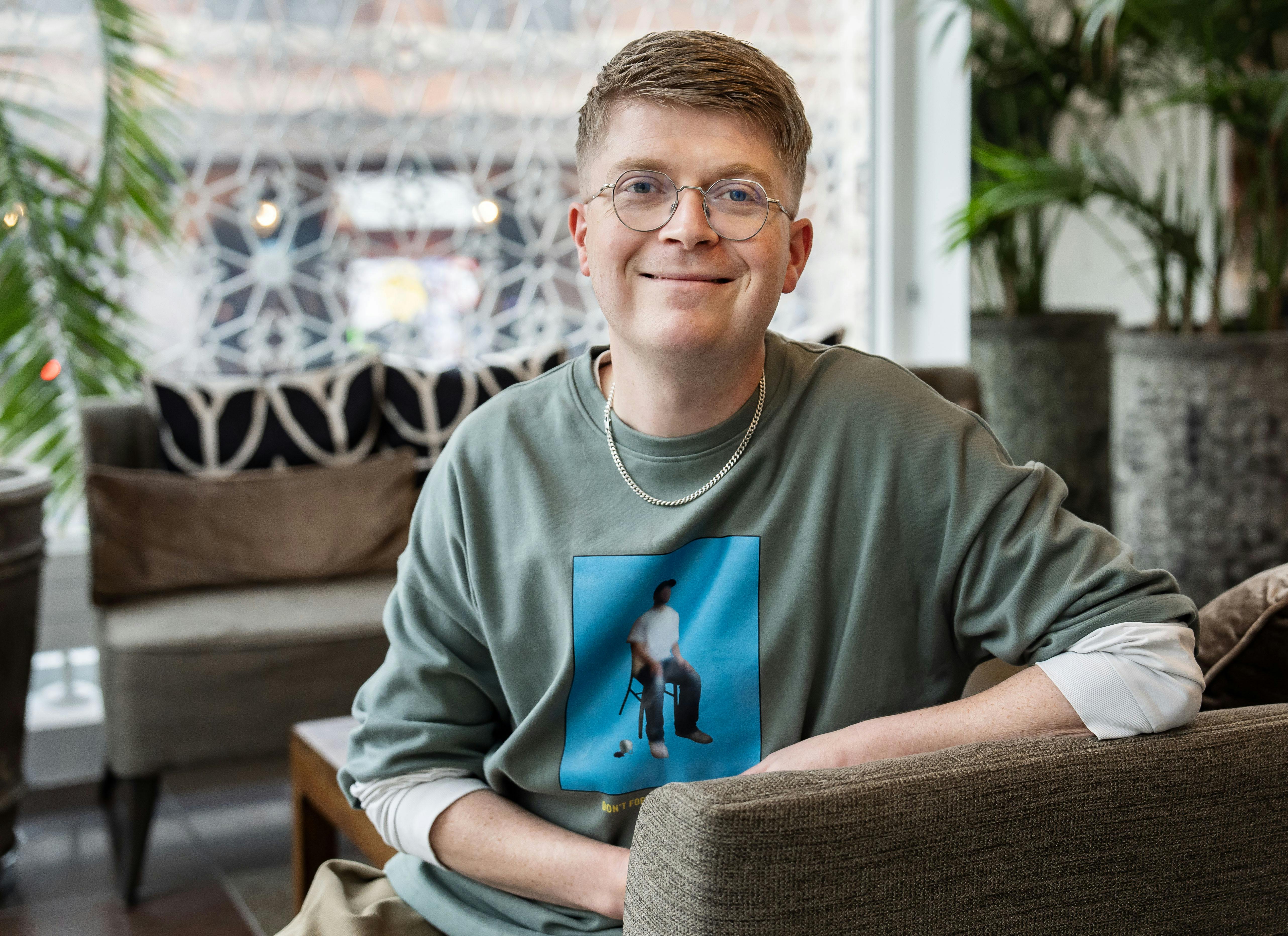 Komiker Rasmus Wallbridge er blevet far til nummer to. Det afslører han på Instagram.