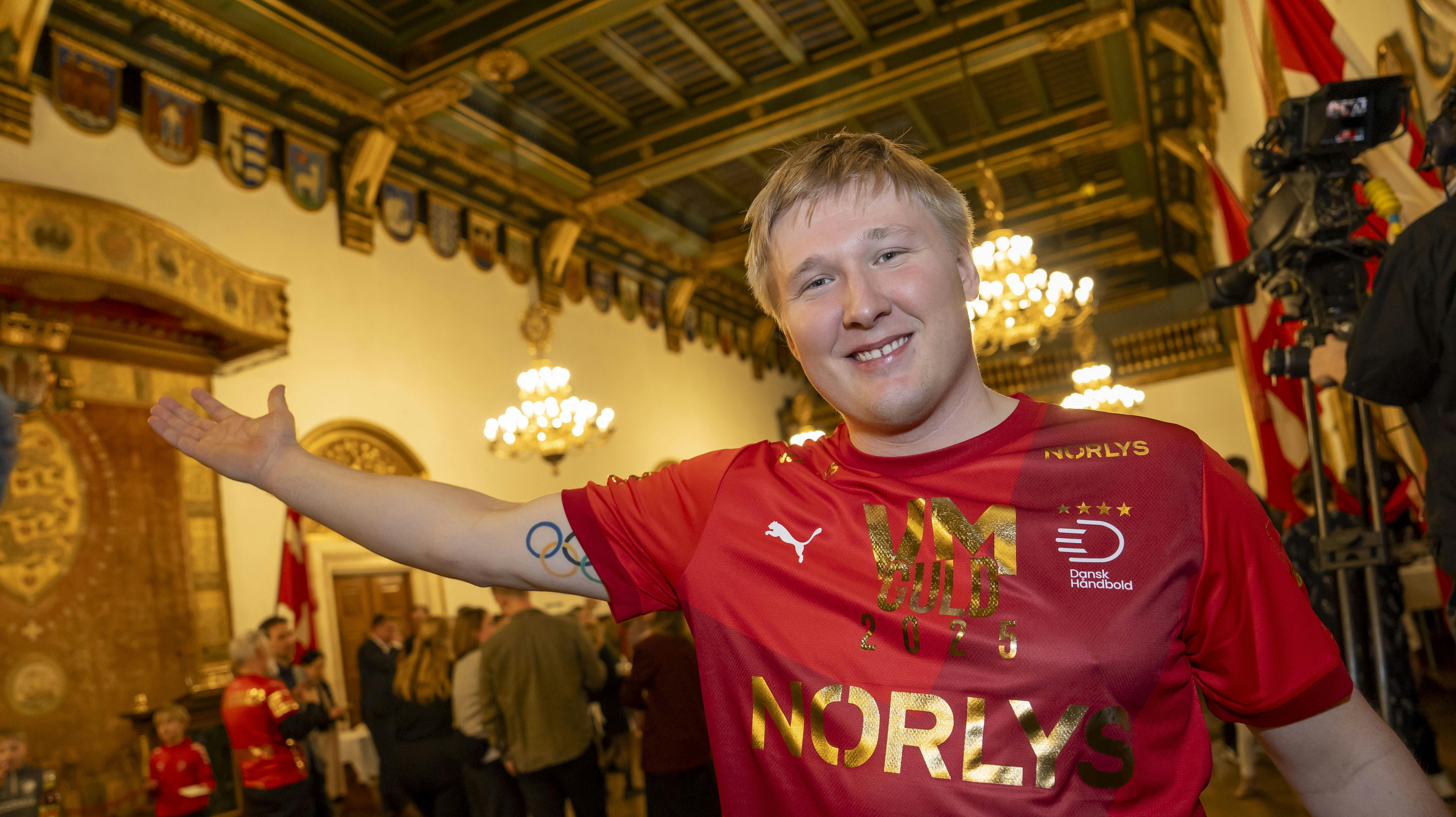 I et interview med Jyllands-Posten fortæller Emil Nielsen, at angst og nervøsitet er en stor del af kampdagene, når de allerstørste kampe finder sted. Især inden EM-finalen i 2024 var den gal.