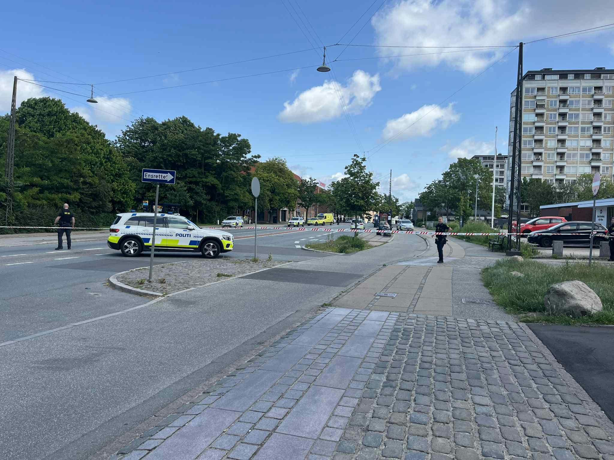 En kvinde er død efter at være blevet skudt på Frederikssundsvej i København.