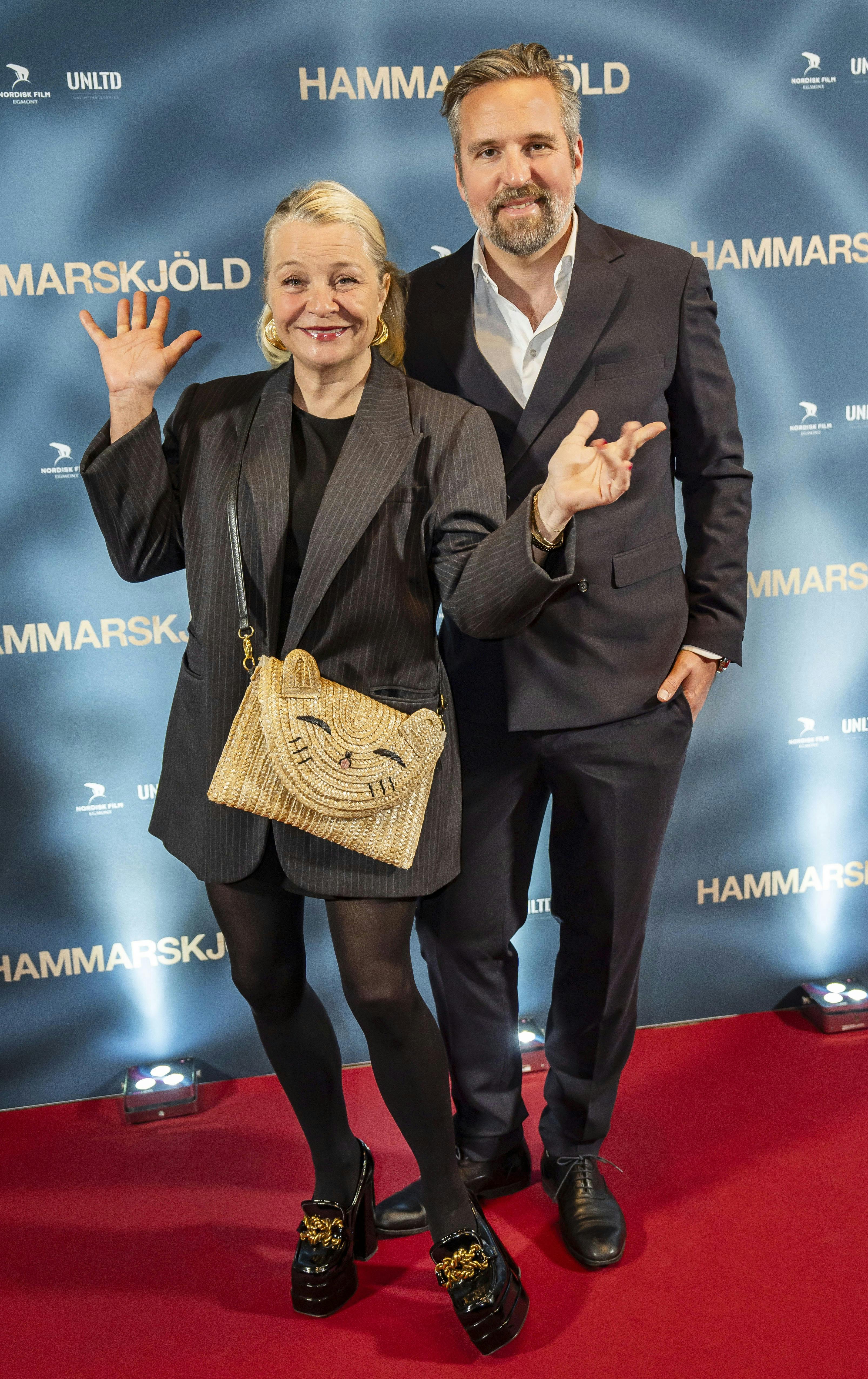 OPGAVE: Gallapremieren på Per Flys politiske drama HAMMARSKJÖLDSTED: ImperialJOURNALIST: Majken Munk og Tanja LarsenFOTOGRAF: Hanne JuulDATO: 20240410