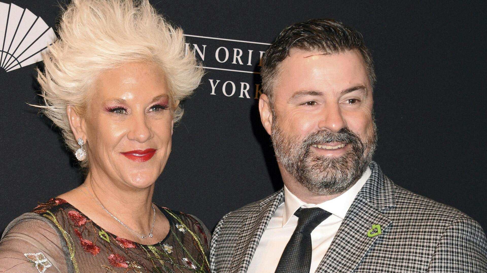 **FILE PHOTO** Anne Burrell Has Passed Away. NEW YORK, NY - APRIL 25: Anne Burrell and Stuart Claxton at the City Harvest 40th Anniversary Gala at Cipriani in New York City on April 25, 2023. Credit: mpi099/MediaPunch /IPX