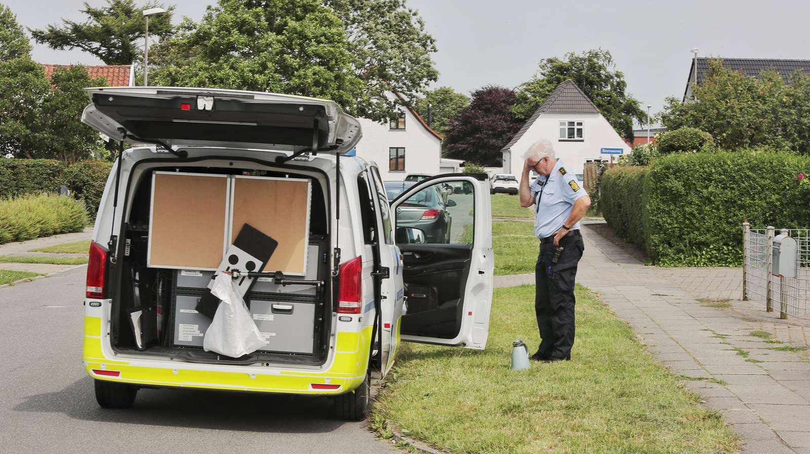 Politiet og deres teknikere arbejdede tirsdag ved adressen i Esbjerg, hvor kvinden blev fundet død.