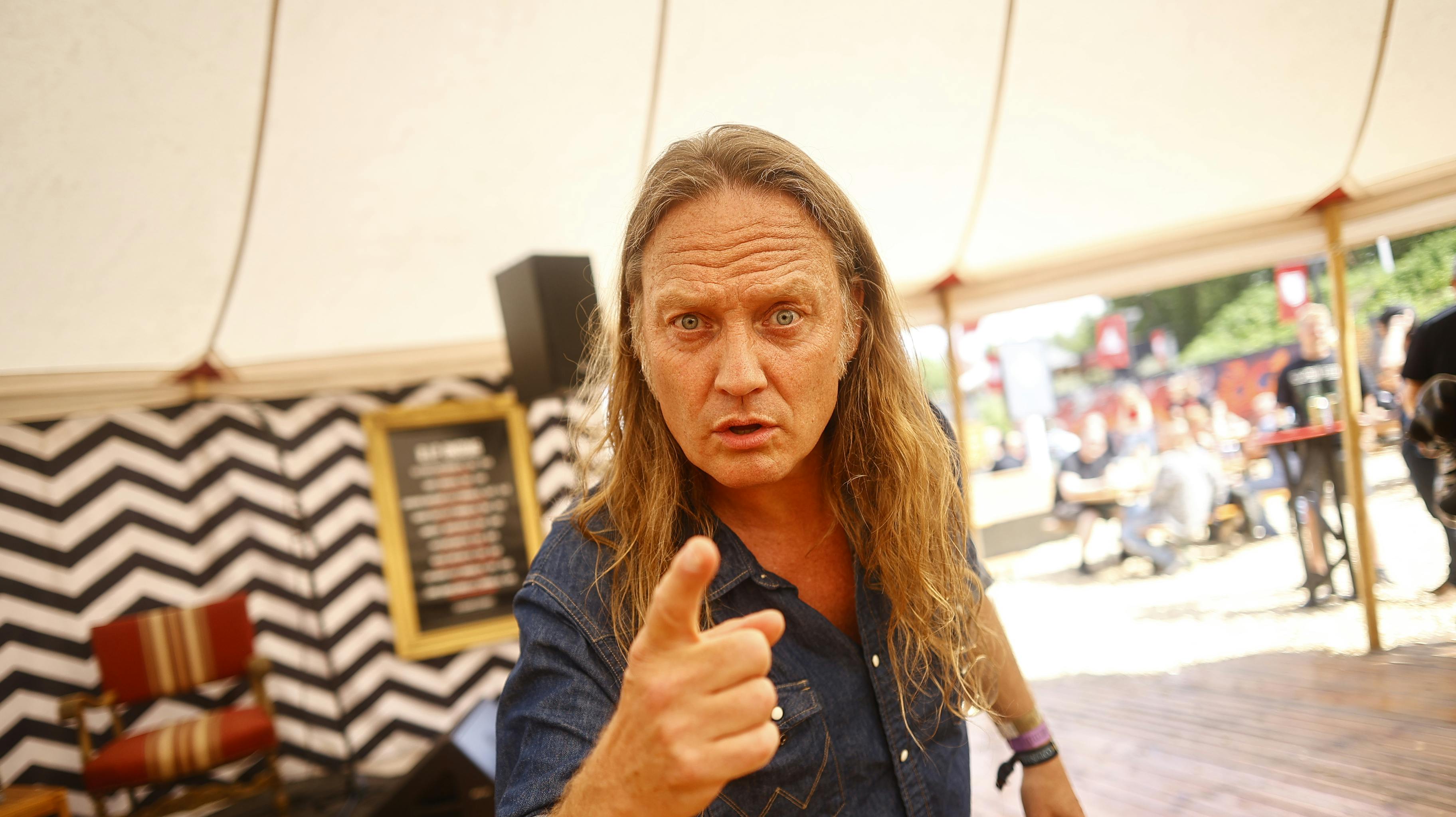 Jesper Binzer nyder at være på Copenhell.