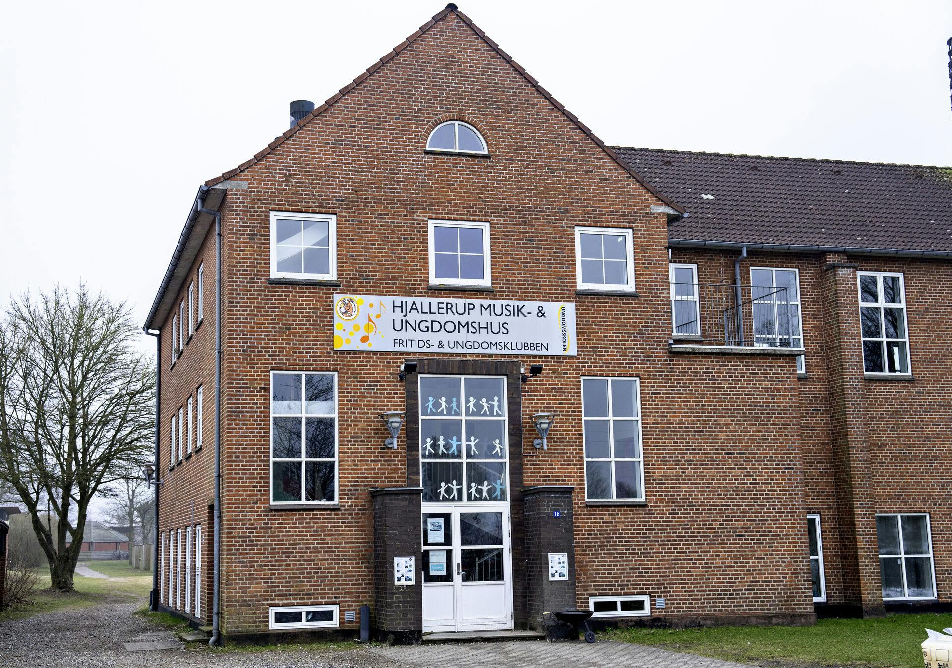 Hjallerup Musik- og Ungdomsskole, Fritids- og Ungdomsklubben, onsdag den 13. marts 2024. En 17-årig dreng er anholdt i sag om drab på 13-årig pige mandag i Hjallerup, oplyser politiet.. (Foto: Henning Bagger/Ritzau Scanpix)