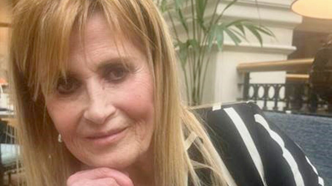 Politiet formoder, at 69-årige Jennifer Abbott blev knivdræbt, fordi gerningsmændene ville have fat i hendes dyre Rolex-ur.