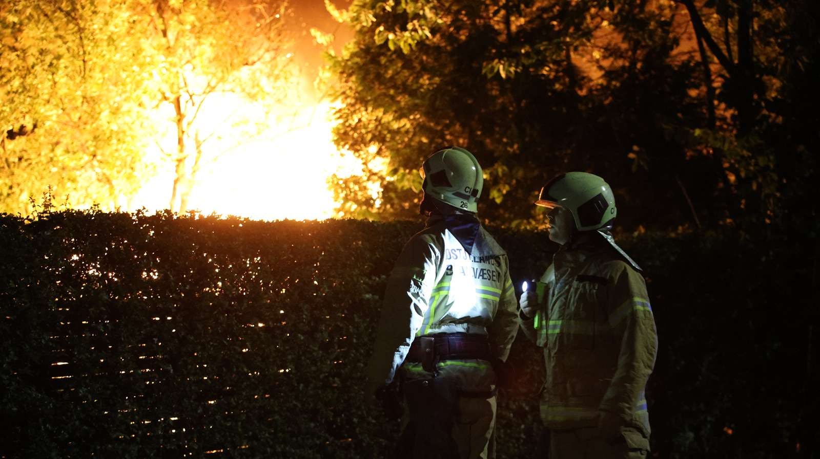 Kolonihavehuset var totalt overtændt, da brandfolkene nåede frem.