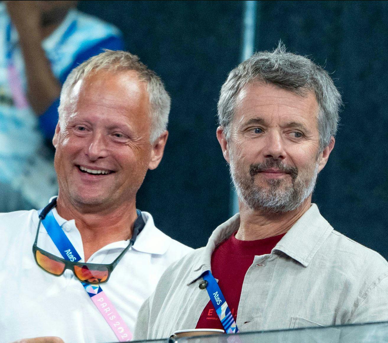 Ved OL i Paris var Søren Bredvig ved kong Frederiks side. Nu skal han redde Frederiks rige venner og deres svineeventyr i Østeuropa.