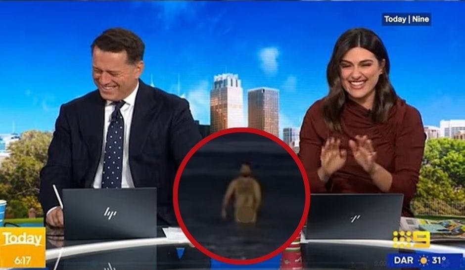 Tv-værterne kunne ikke holde masken, da Aaron Wood's penis pludselig dukkede op på skærmen.