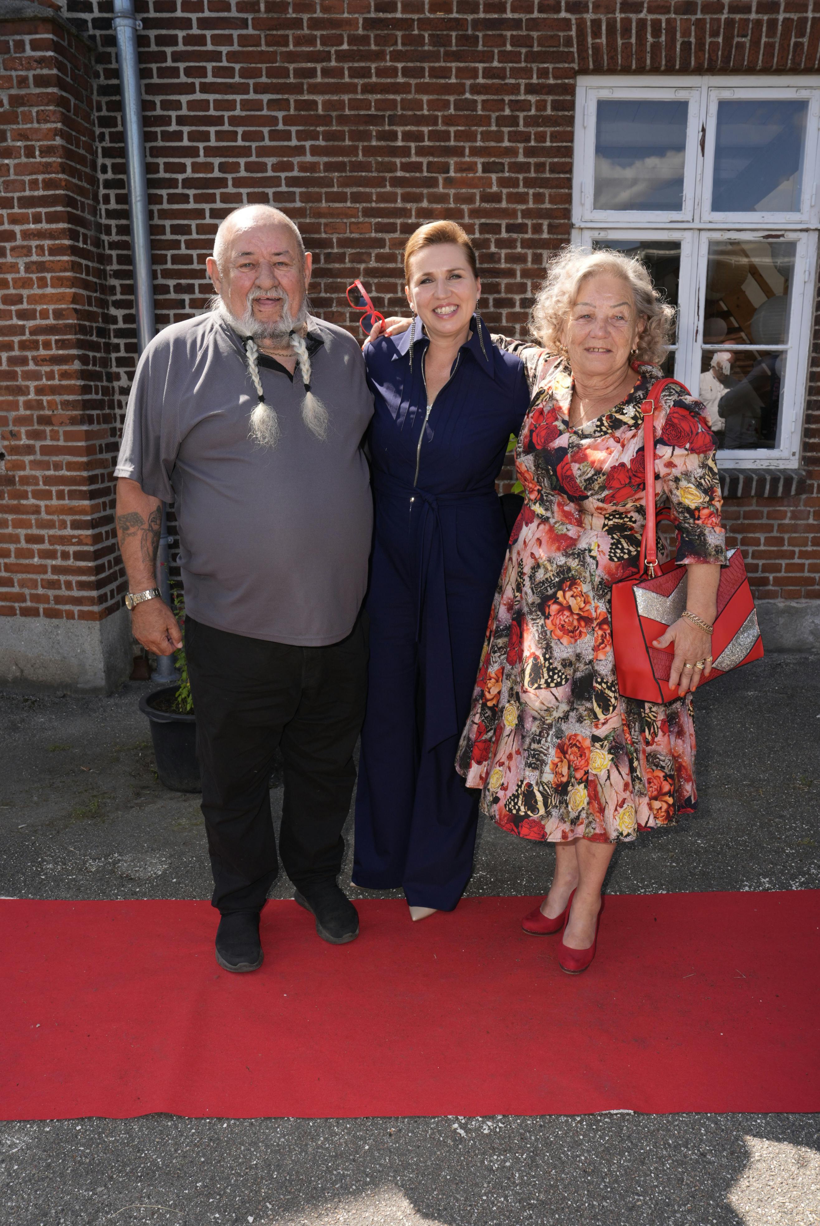 - Det er faktisk ikke mere end rimeligt, at hun giver kaffe nu, for hun fik kaffe hos os sidst, siger Susanne om dagens invitation.