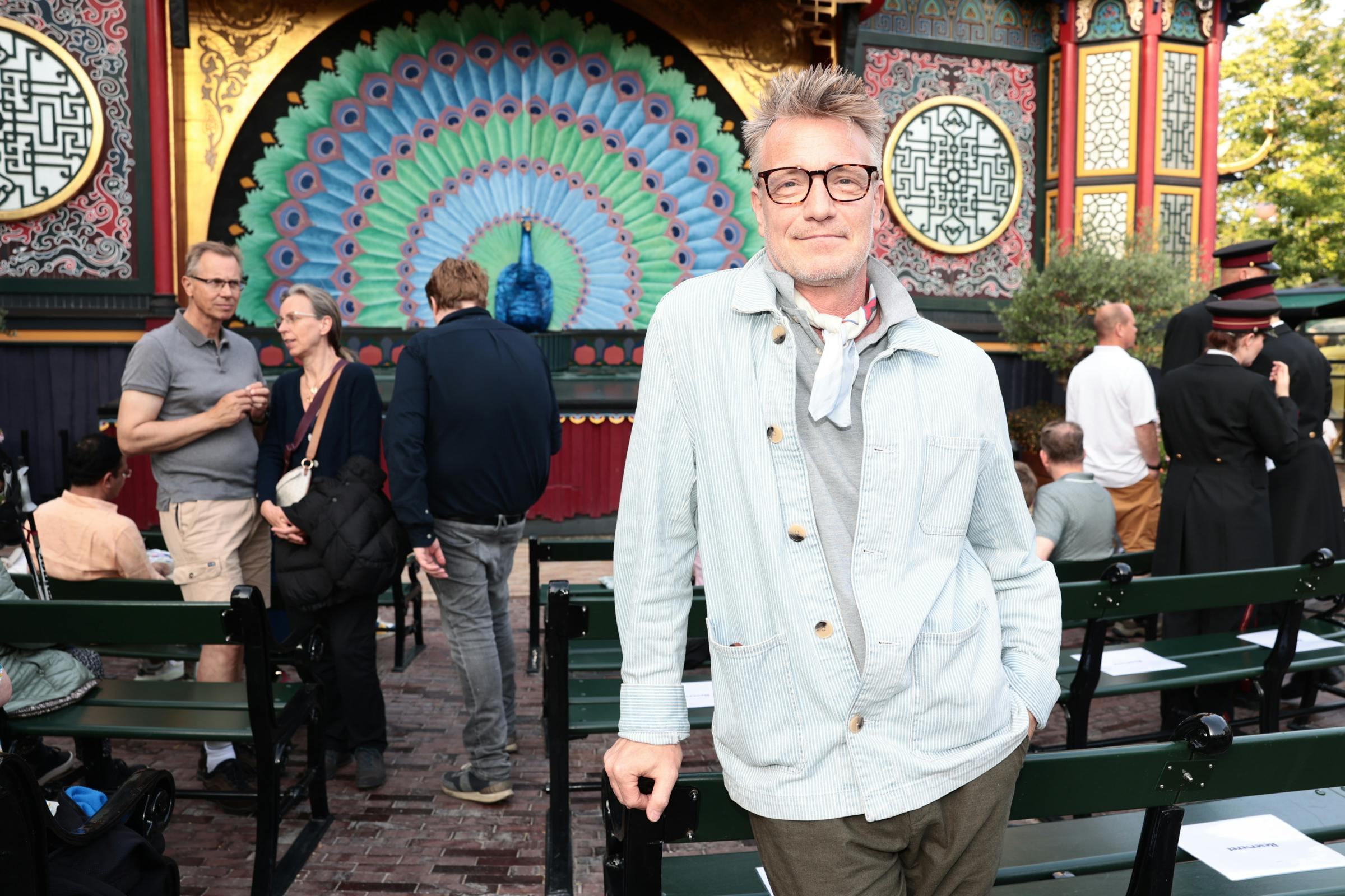 Humøret var højt lørdag aften, da Nikolaj Hübbe overværede forestillingen "Klods-Hans" i Tivoli.