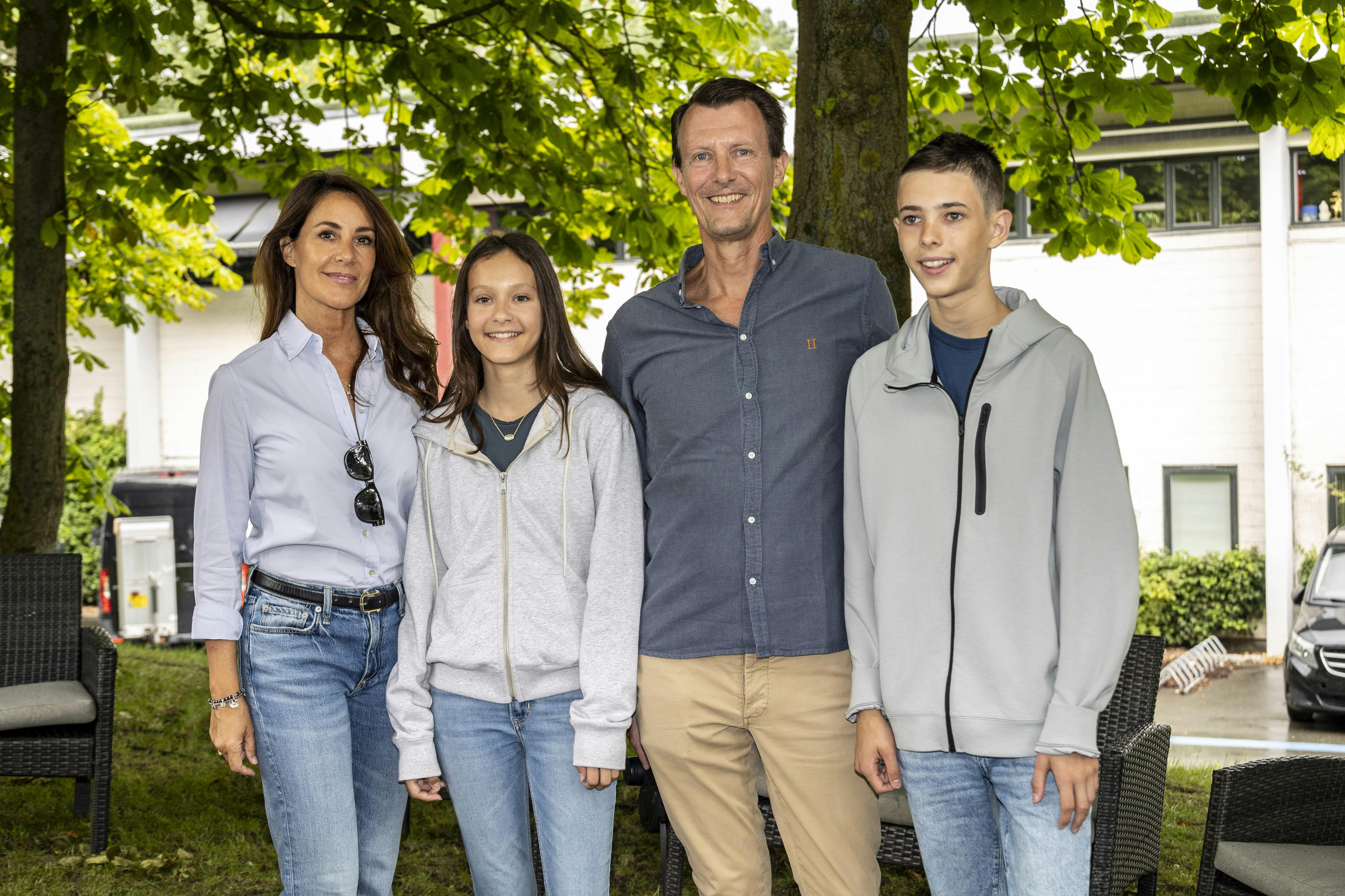 Siden 2019 har grev Henrik og komtesse Athena boet med far i udlandet. Men prins Joachim tror også, at børnene i fremtiden vil sætte pris på deres tid uden for de danske grænser.
