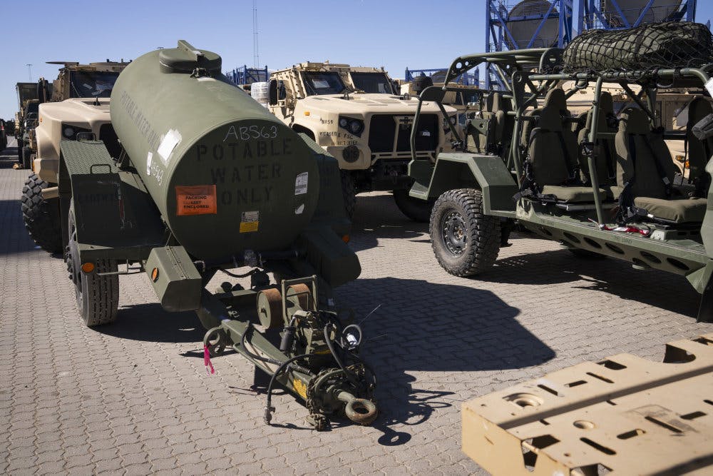 Esbjerg Havn er blevet et af Danmarks militære knudepunkter, hvor USA og andre allierede kan få fragtet militært udstyr til, inden det sendes videre. Denne gang oprettes der et militært område på havnen frem til 16. juli. 