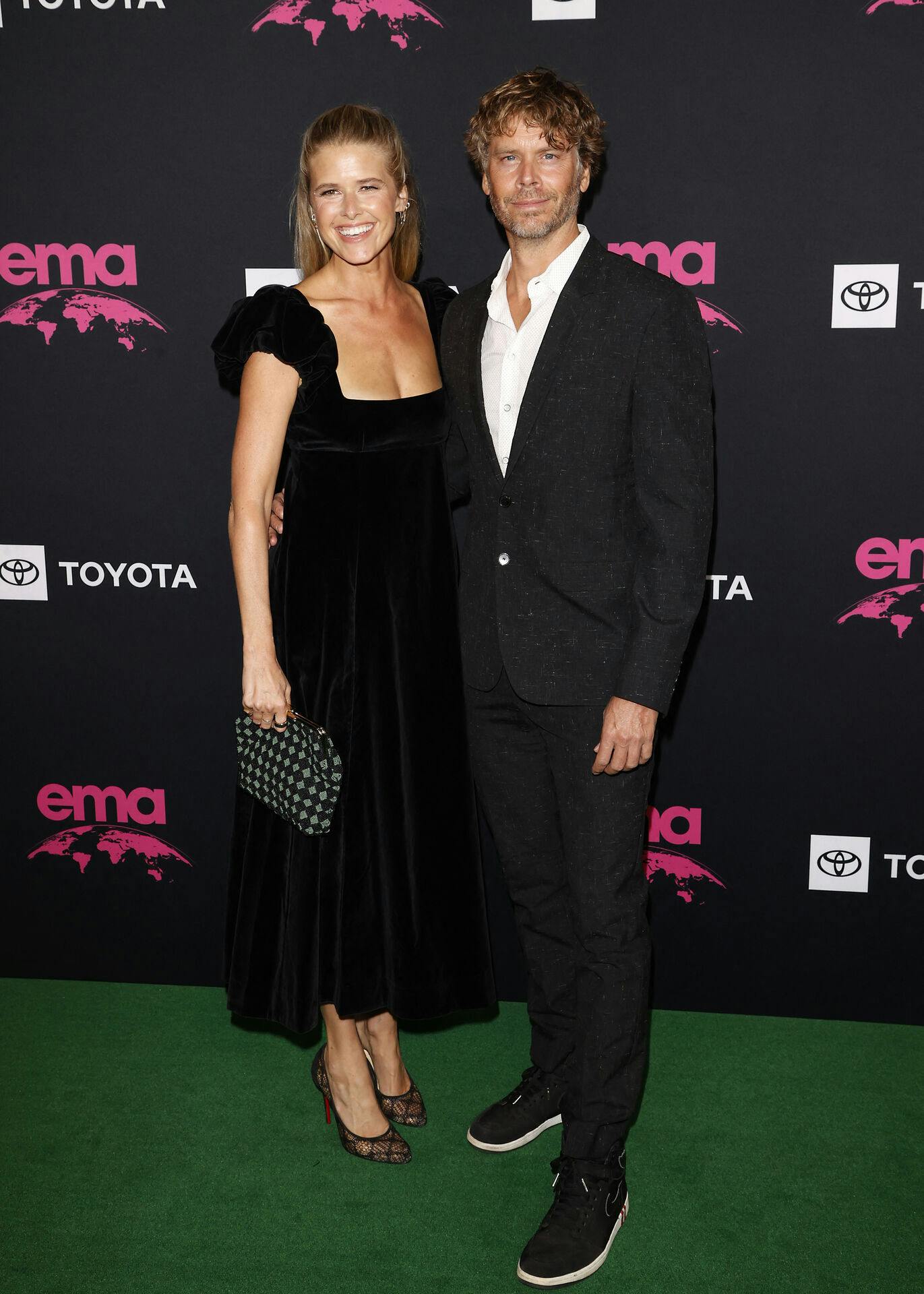 Skuespillerparret Eric Christian Olsen og Sarah Wright Olsen er blevet forældre for fjerde gang – fem måneder efter at de på tragisk vis mistede familiens hjem i voldsomme naturbrande i Californien
