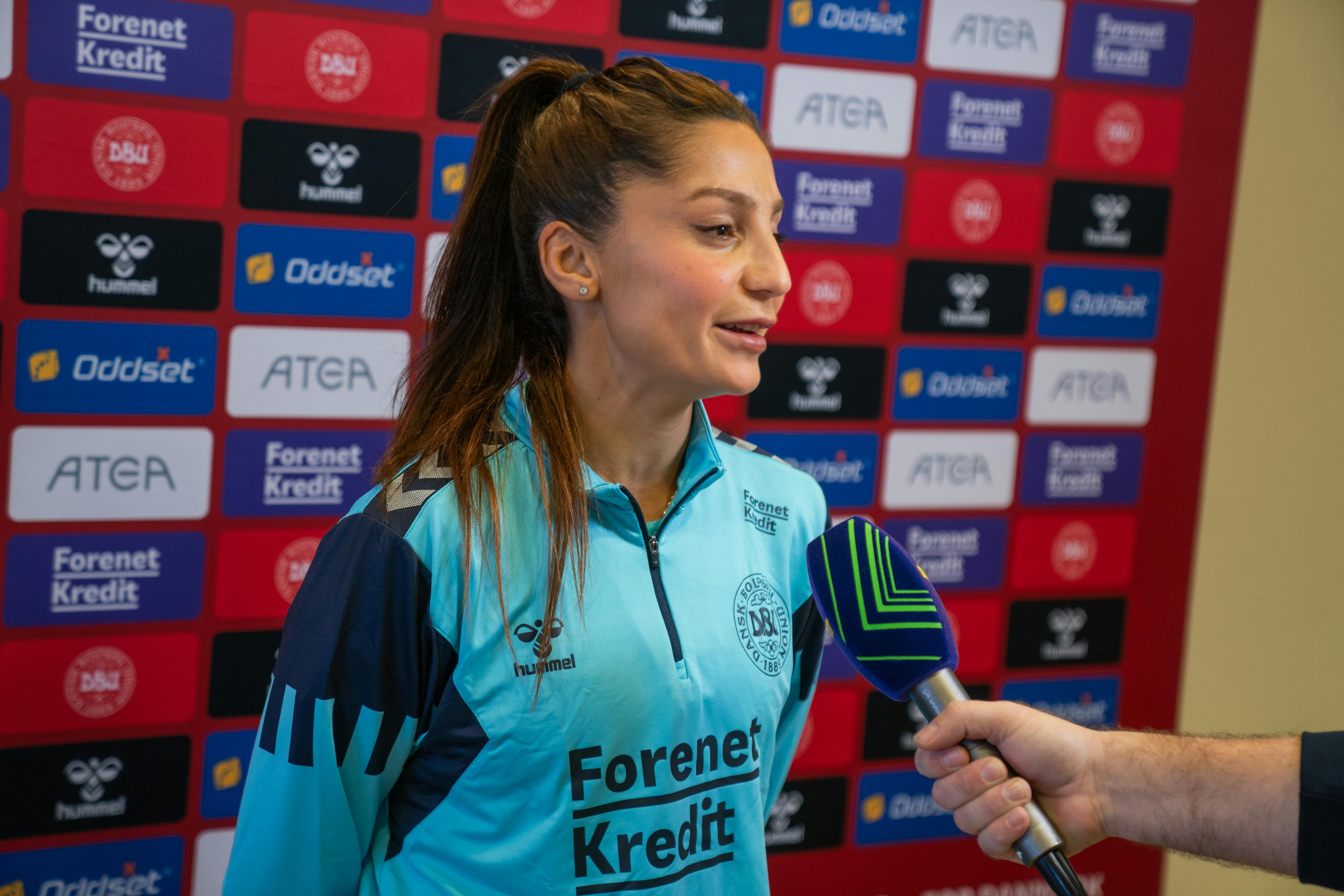 Nadia Nadim er færdig på landsholdet efter EM i Schweiz. Det fortæller hun til DR.