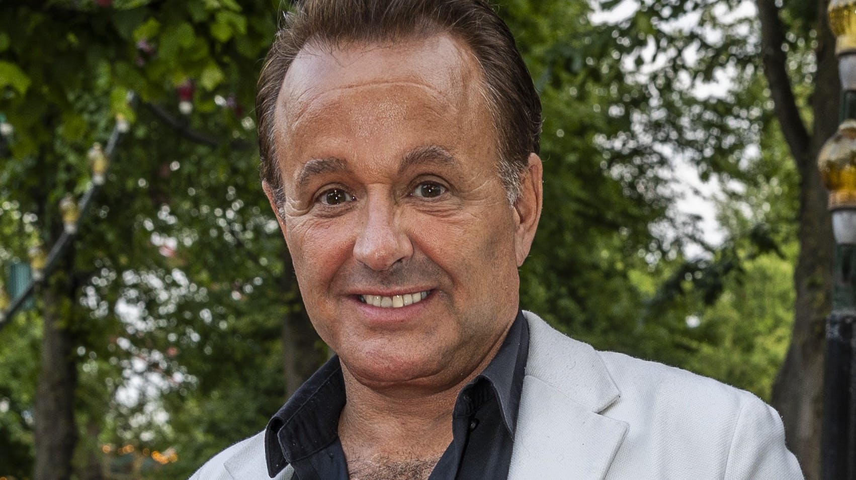 Dennis Knudsen har et ifølge ham selv gammeldags syn på kønsrollerne, og det er hans børn levende eksempler på.